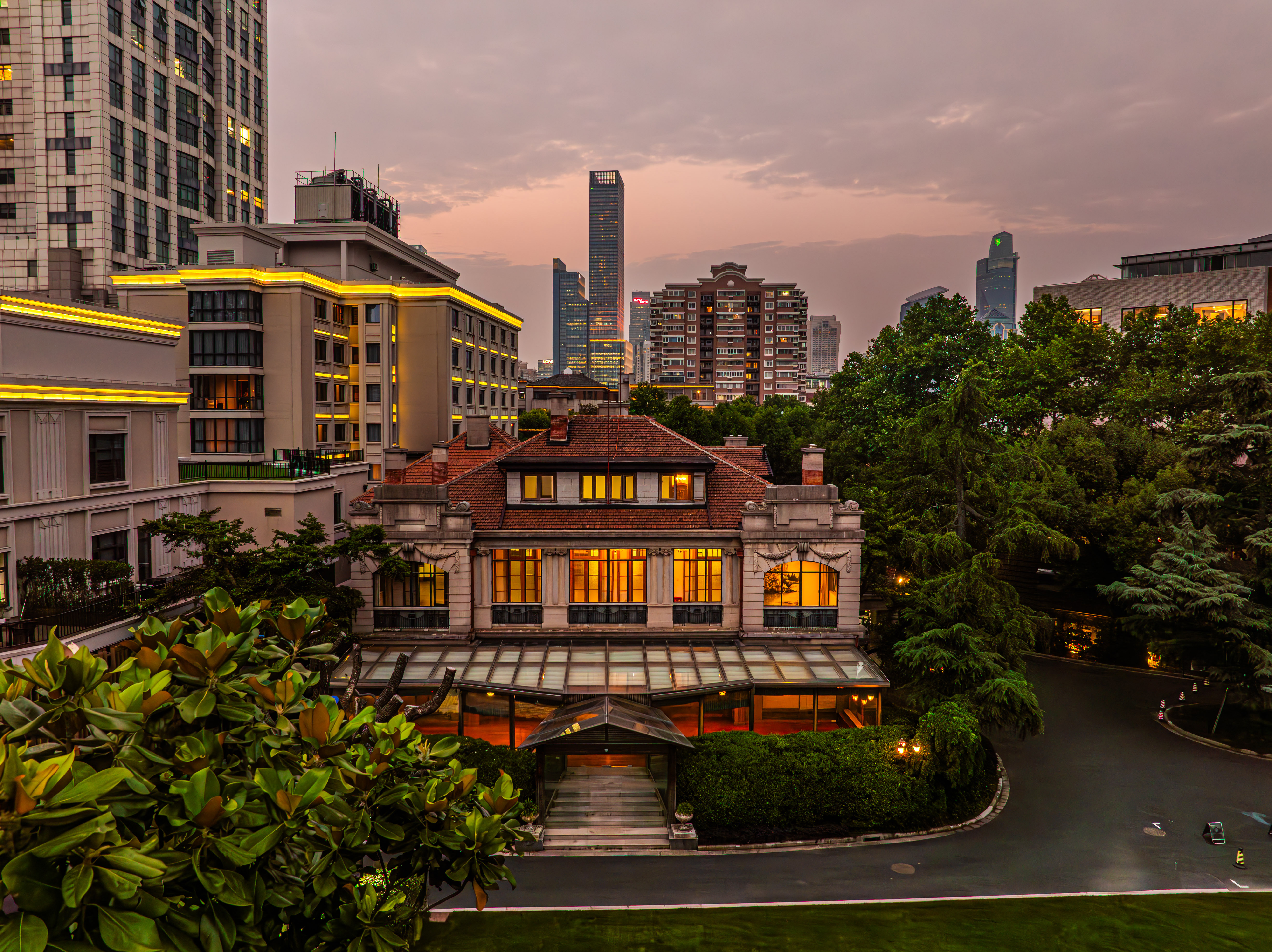 位在上海徐匯區東湖路7號的歷史建築「大公館」(Grand Mansion),2026年底將變身為英國精品葡萄酒會所「67 Pall Mall」。(67 Pall Mall提供)