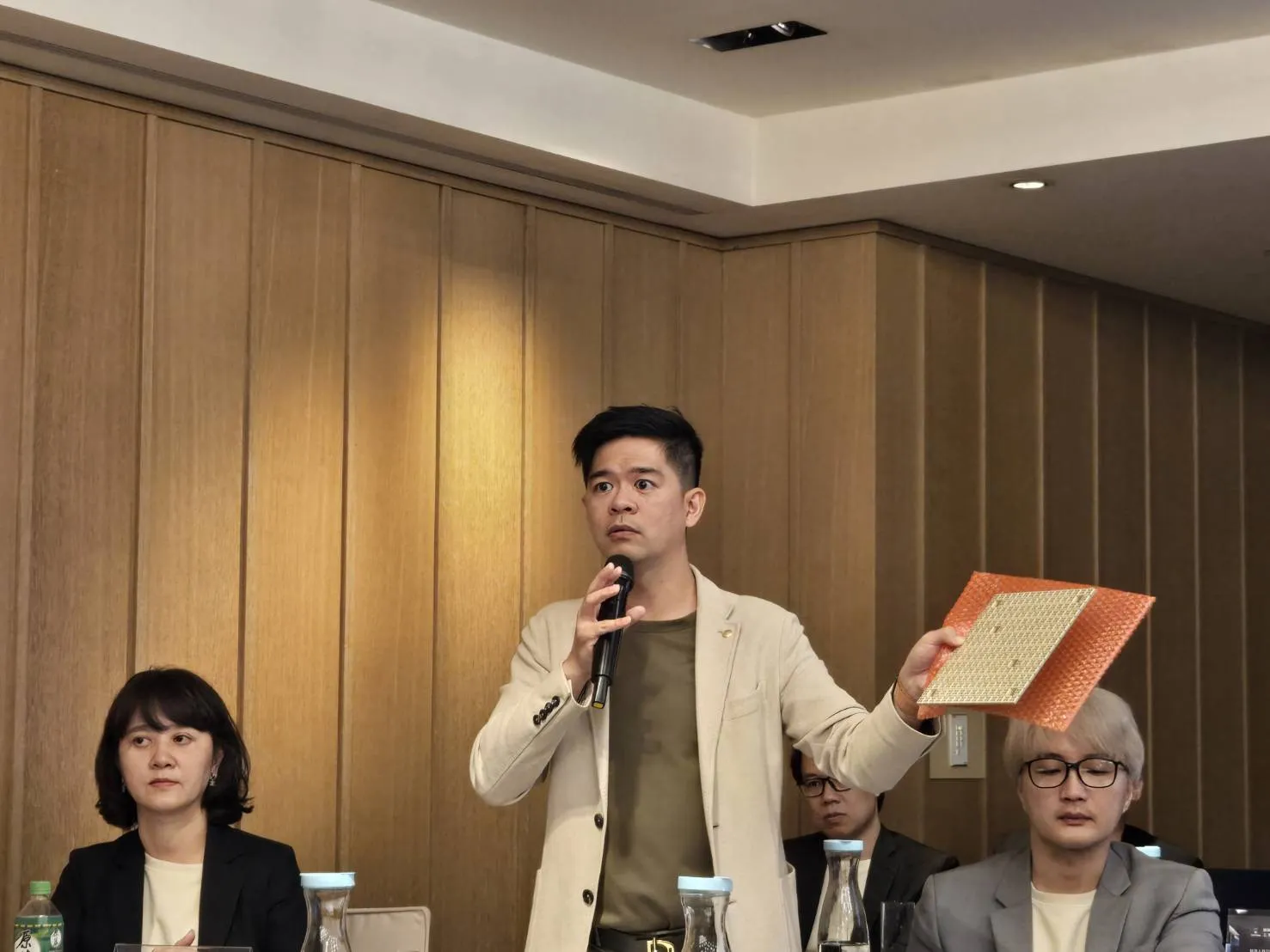 挾１４０項專利打造「樂高式」架構　稜研毫米波模組進入放量期
