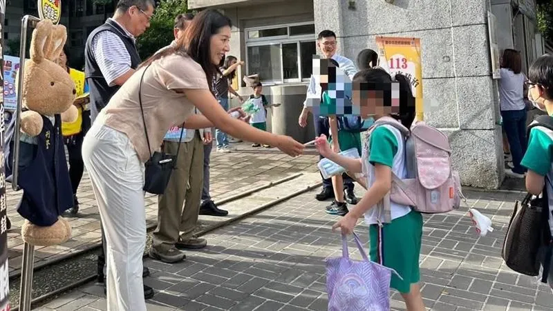 侯湘婷嫁入捷安特家族　昔日玉女歌手當上家長會長