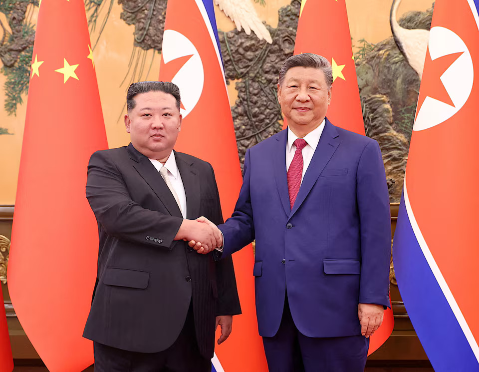 2025年9月4日,中國主席習近平與朝鮮民主主義人民共和國領導人金正恩會面。 (路透社)