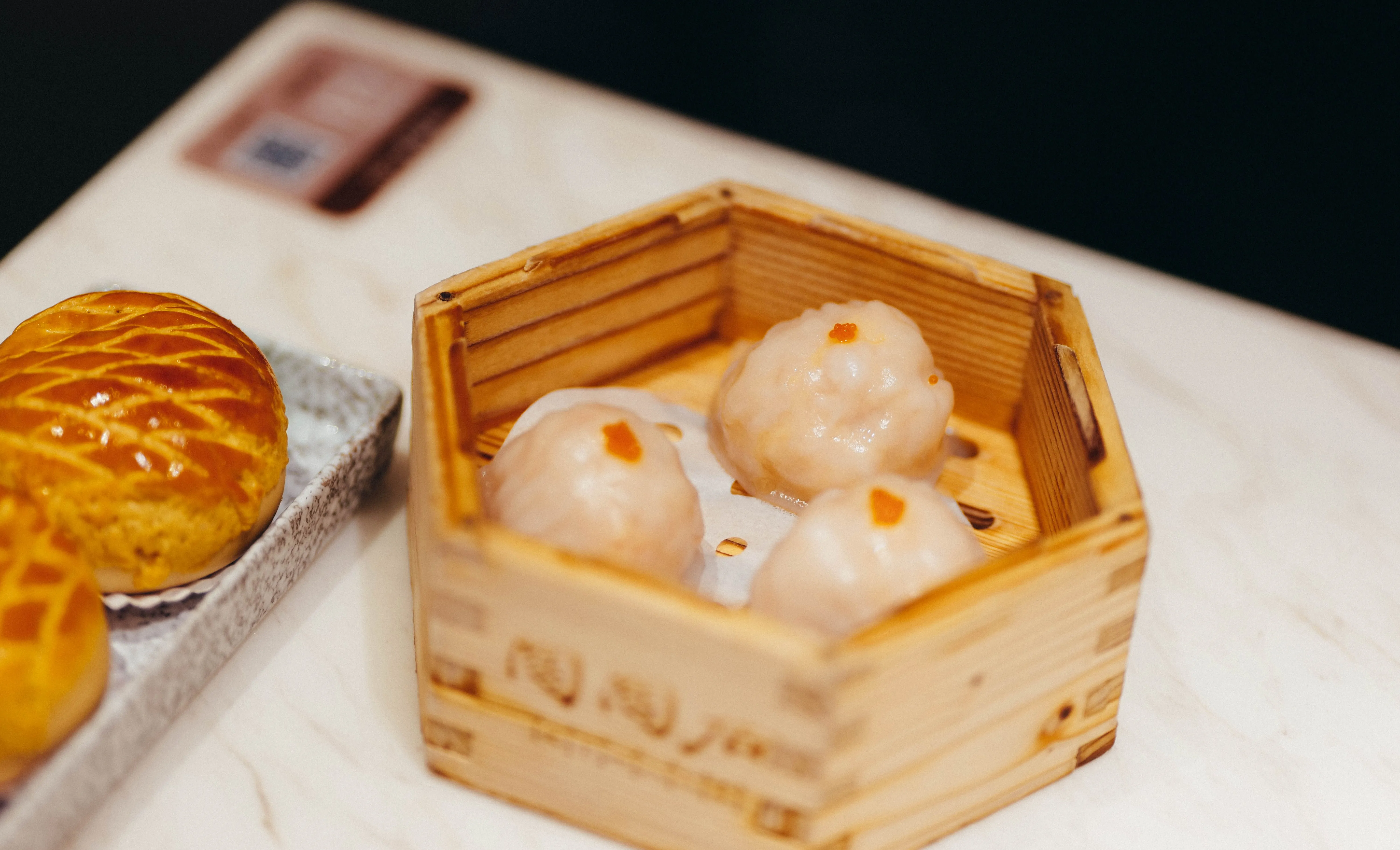 小孩險吃下肚！花蓮五星飯店港點竟端「全生肉餡上桌」　衛生局火速稽查