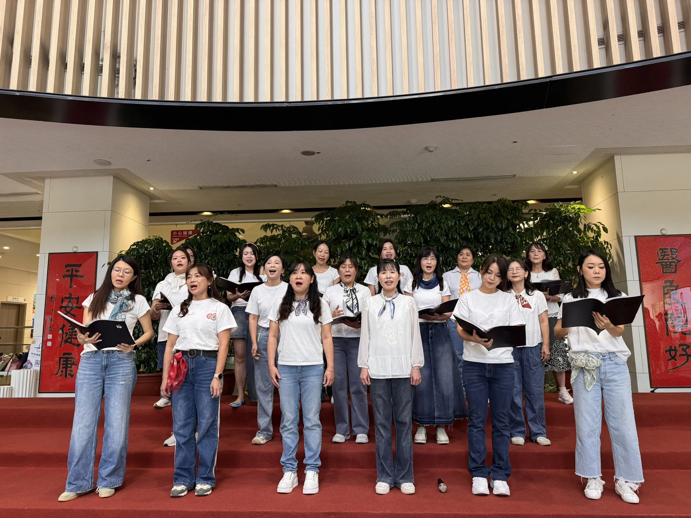 《歌聲裡的好時光》傳遞溫柔力量 揚音樂集公益走進中醫大新竹附醫
