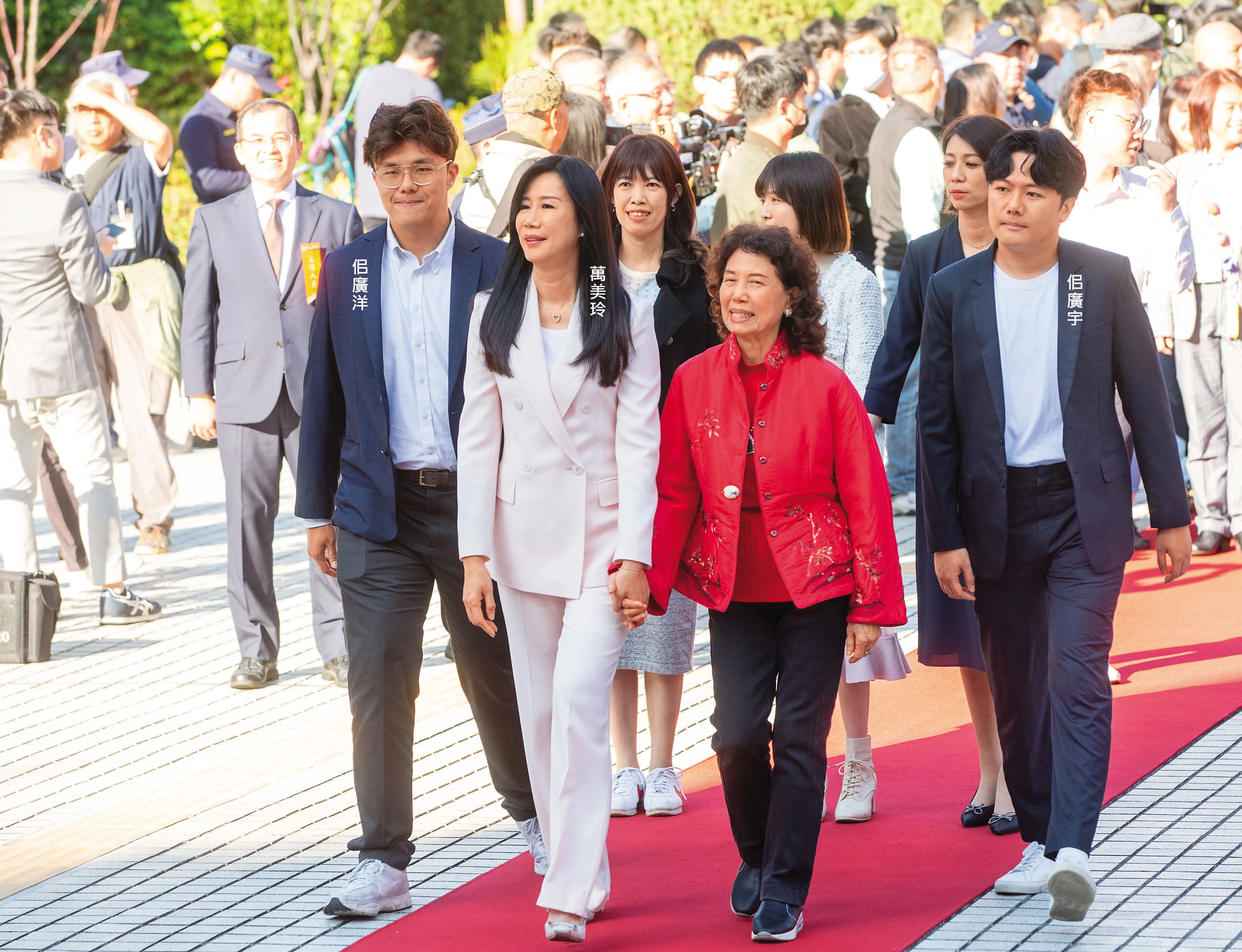 時事焦點／賣屋強綁農地停車場牟利　萬美玲家族建案爆違法爭議