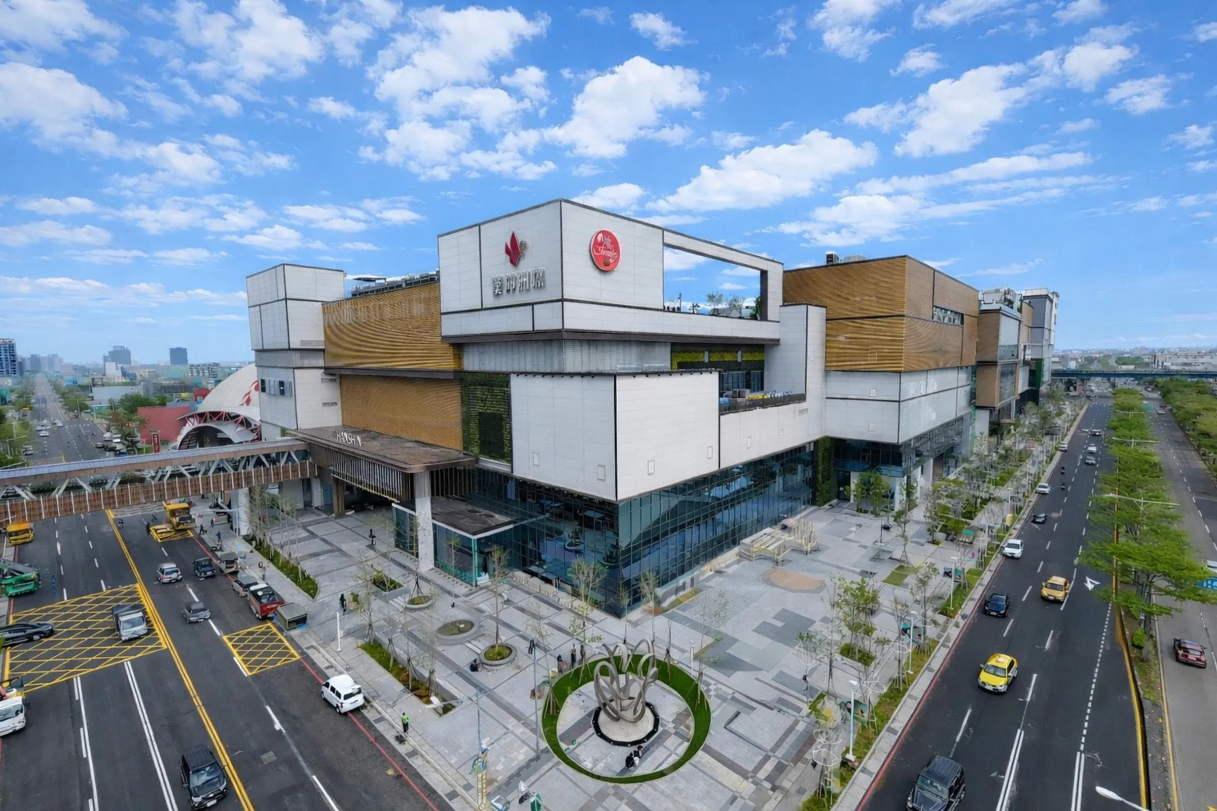 台中貴族學校16歲女學生失聯！警追查軌跡仍來不及挽回...　「墜落漢神洲際」送醫身亡