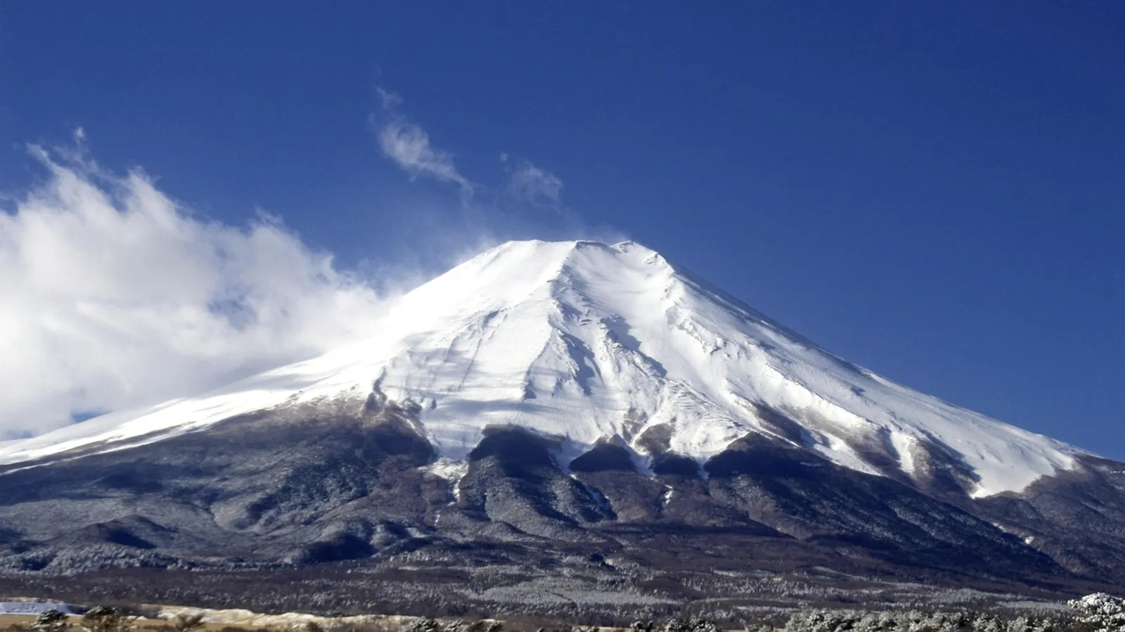 「你在這裡等著」狠父富士山丟包7歲兒繼續攻頂　警方怒斥：怎麼可以