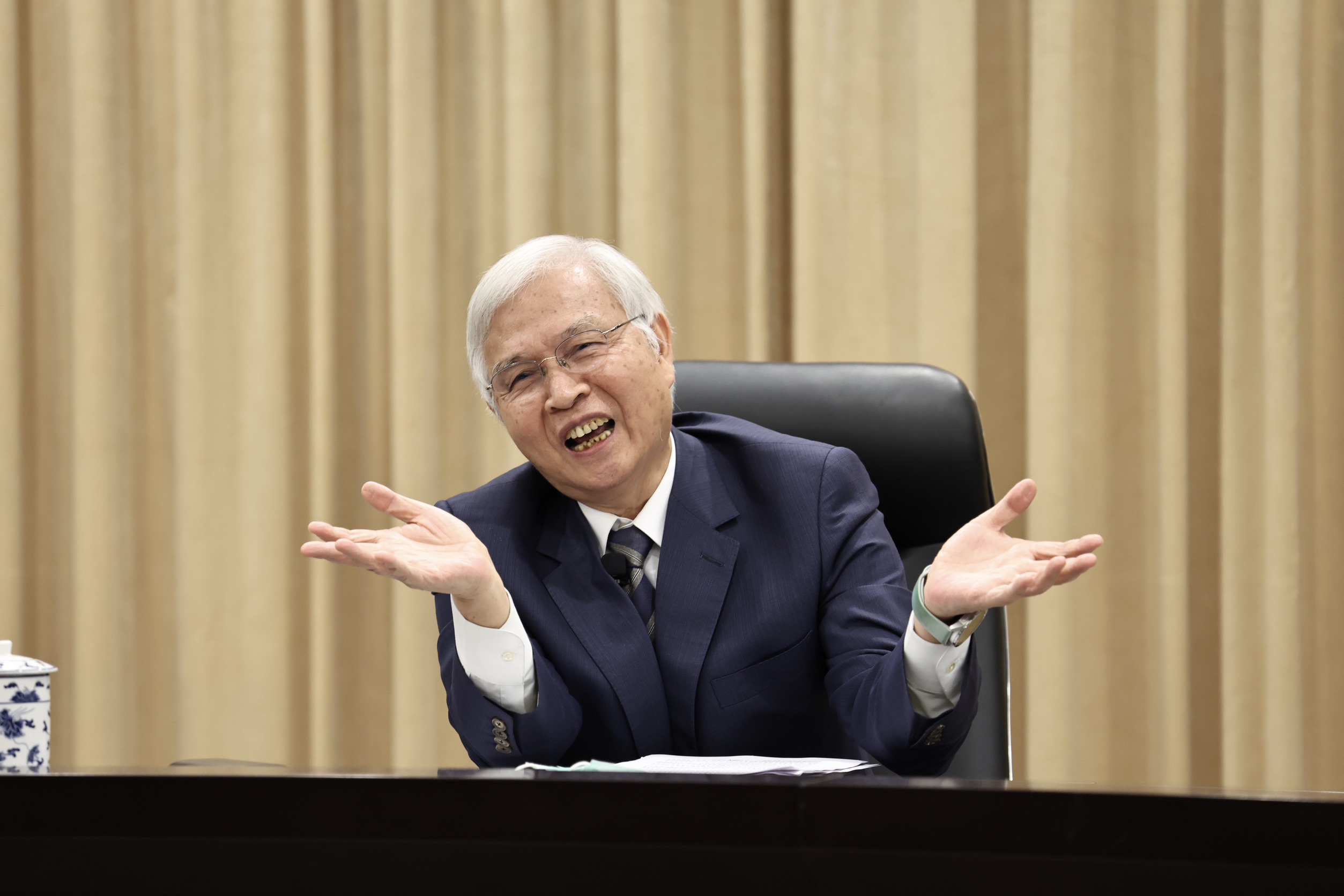 央行利率連10凍,並鬆綁選擇性信用管制,第2戶購屋貸款成數提高至7成。圖為央行總裁楊金龍。