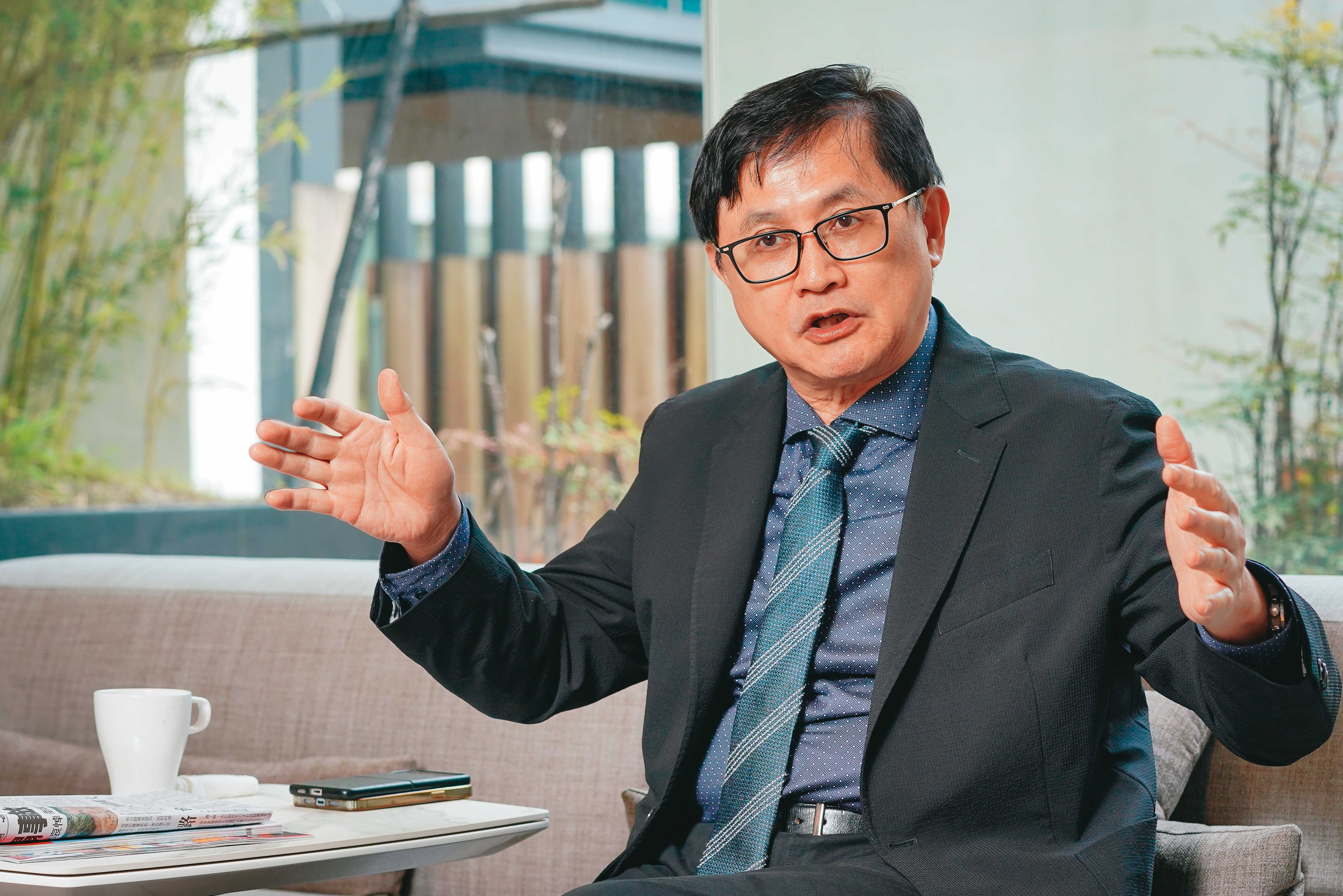 和碩董事長童子賢看好美麗商機,結合集團資源將於3月推出神祕新品,搶進外泌體保養品,以及家用美容儀市場。