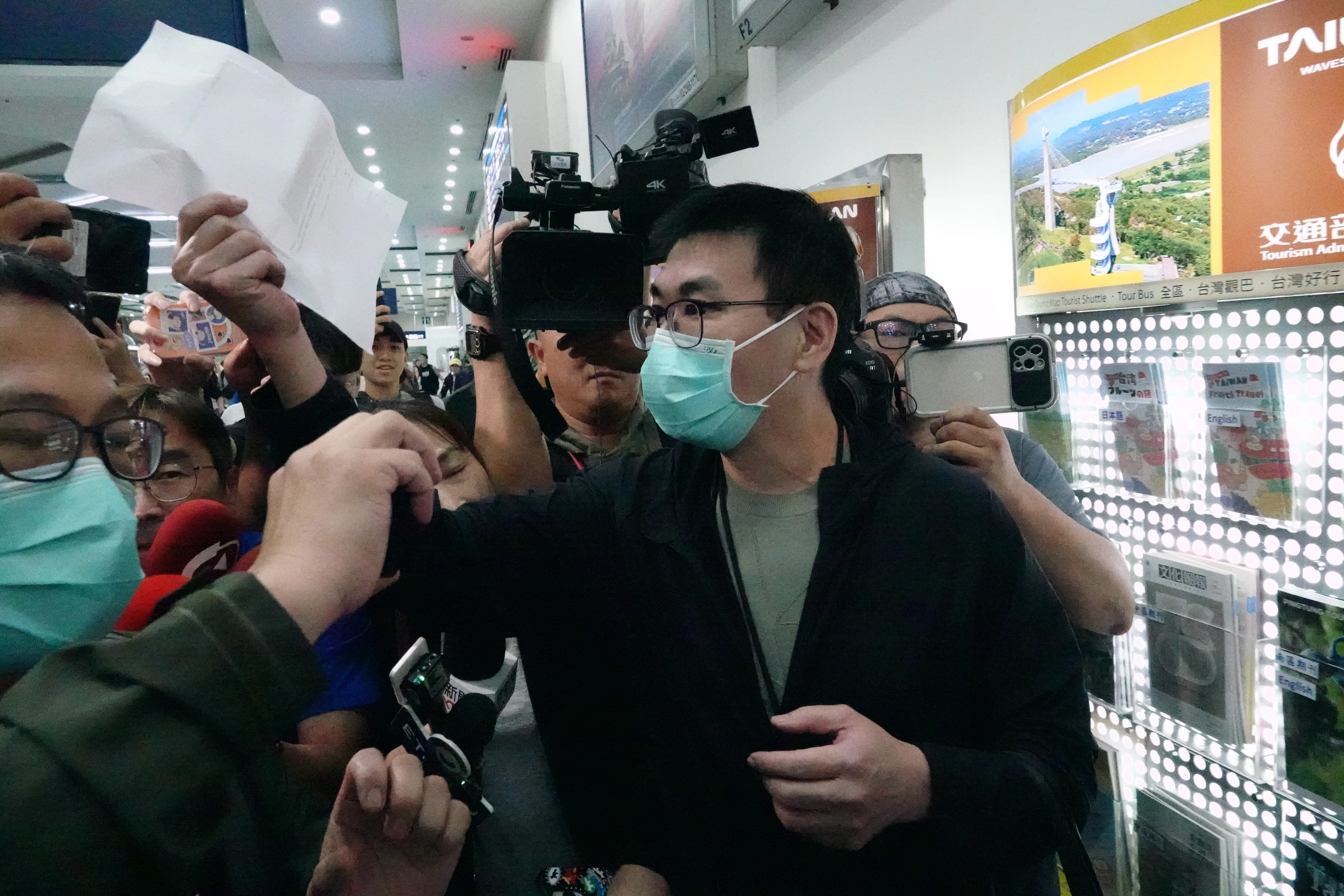 趙建銘薄情揭密／獨家！機場秀離婚協議非最終版　真實僅6條　趙建銘堅持1億封口「為掩婚內行為」