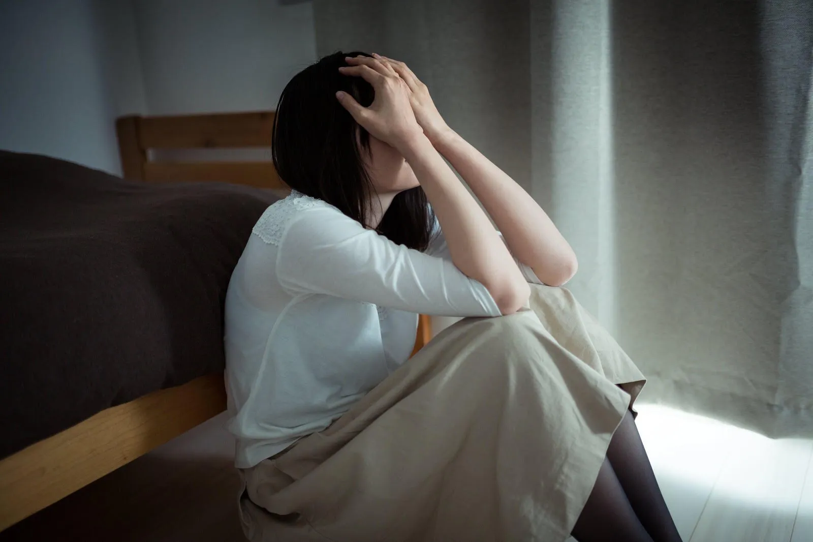 女公關欠50萬　3惡煞闖包廂性侵逼吞精！嗆讓全台看影片