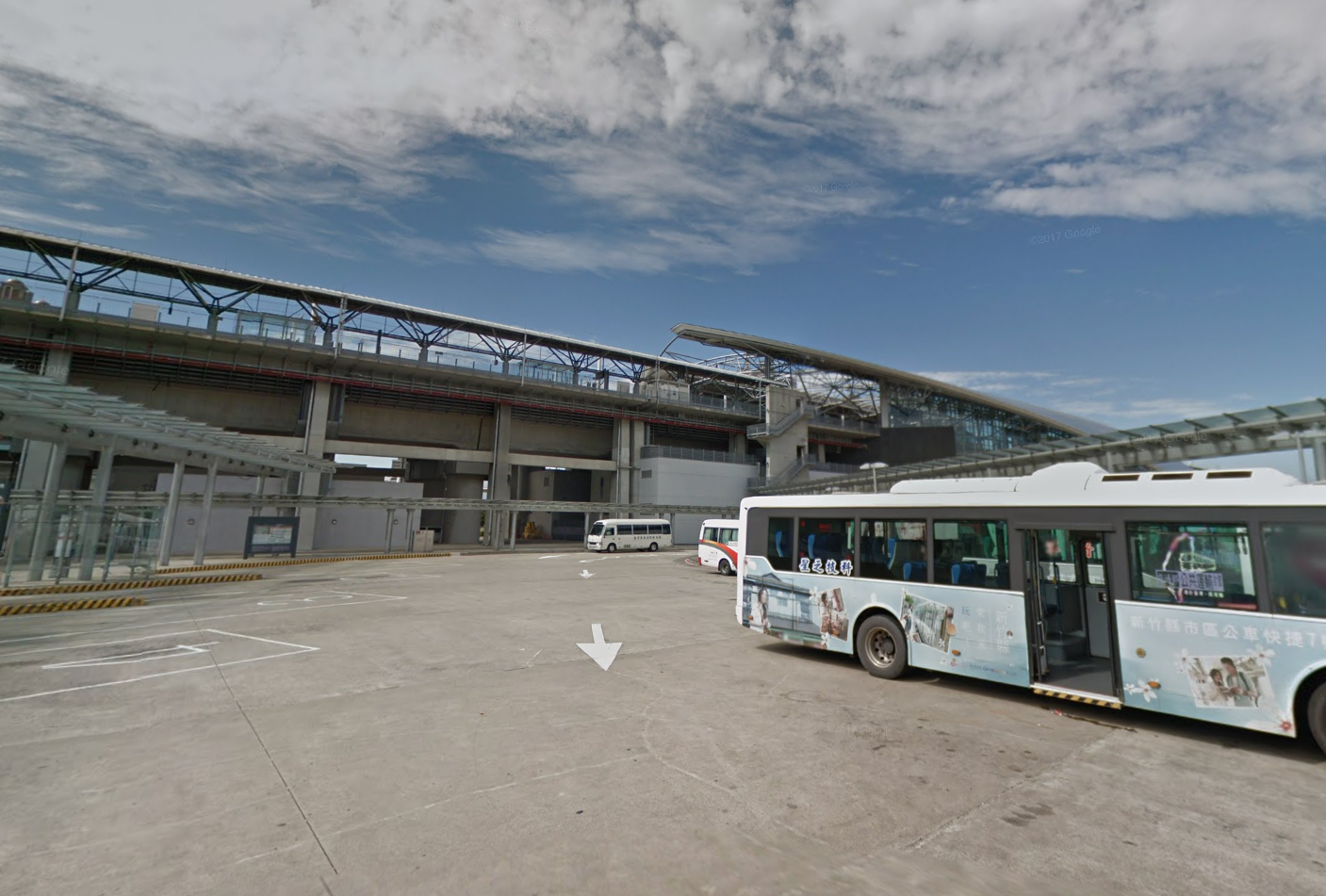 安全帽放車上竟被「灌尿」！新竹高鐵周邊多人受害　警：恐觸毀損罪