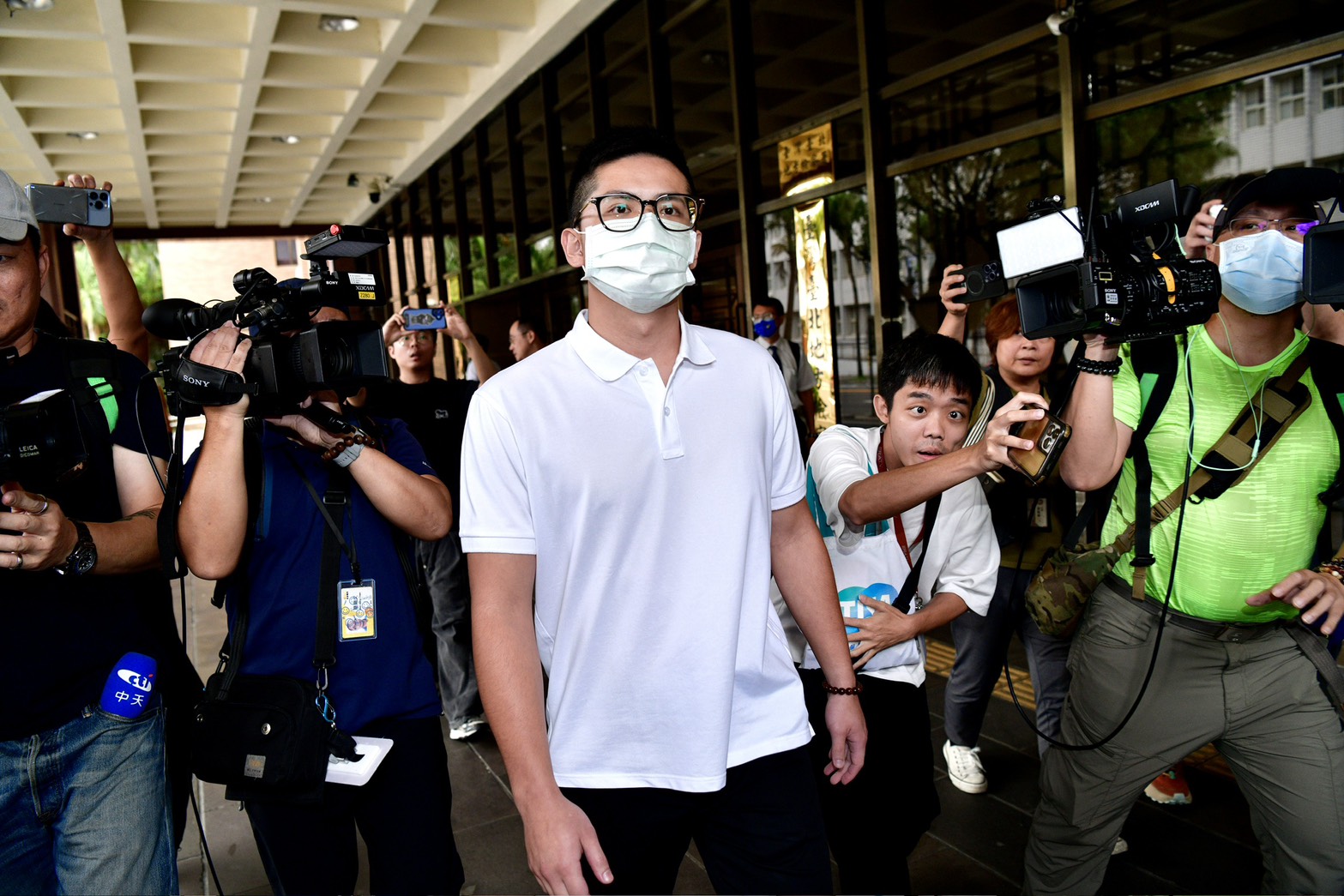 龔益霆在開庭過程中大聲否認犯罪,法官訊後諭知全案擇期再開庭。(鏡報李智為)