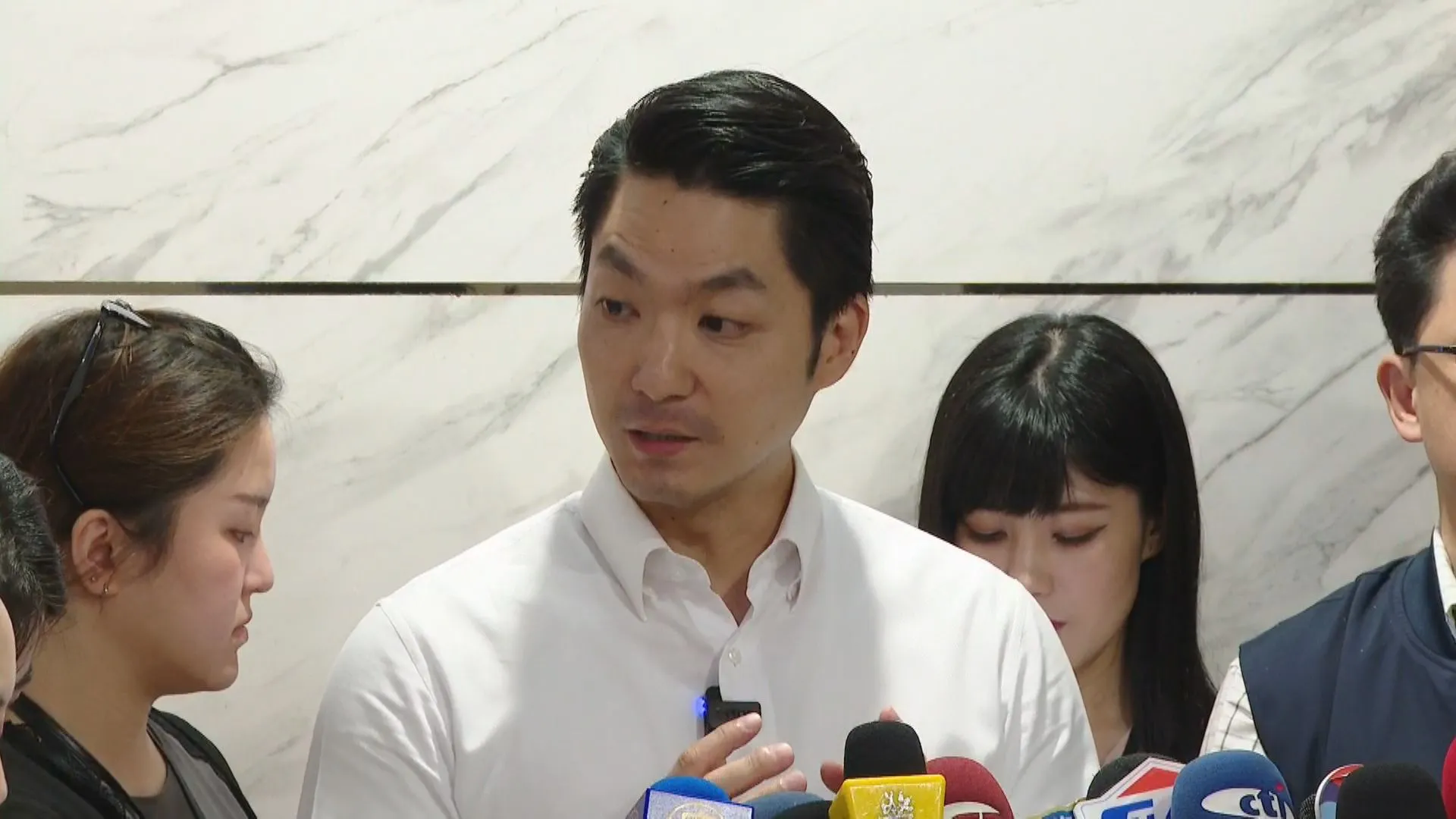 蔣萬安突拋遷松機、跑專訪「反常動作」　矢板明夫：感受到選情壓力