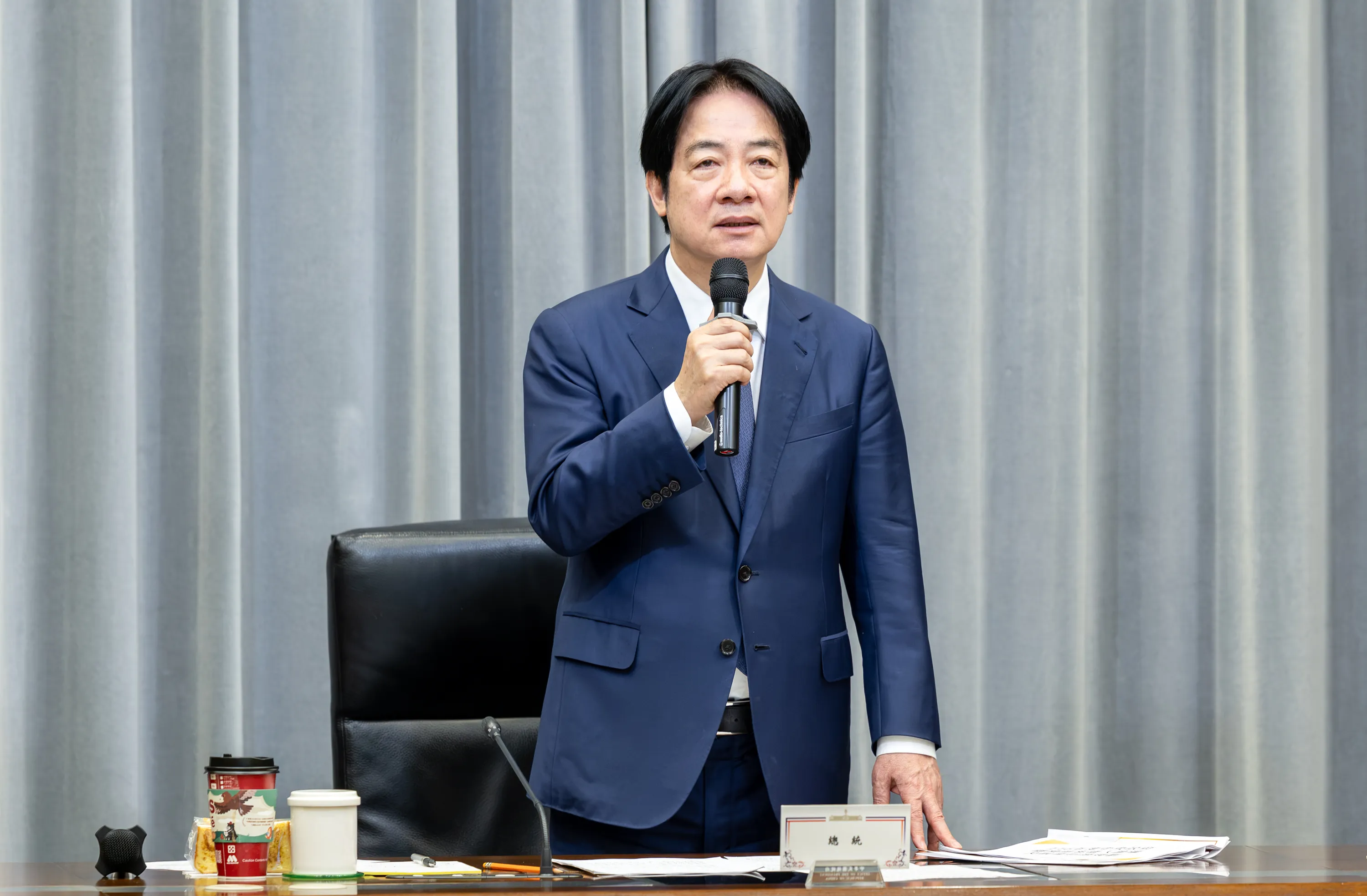 賴清德宣布新增第三類戰鬥加給4千元、義務役比照領！　軍公教明年加薪4%