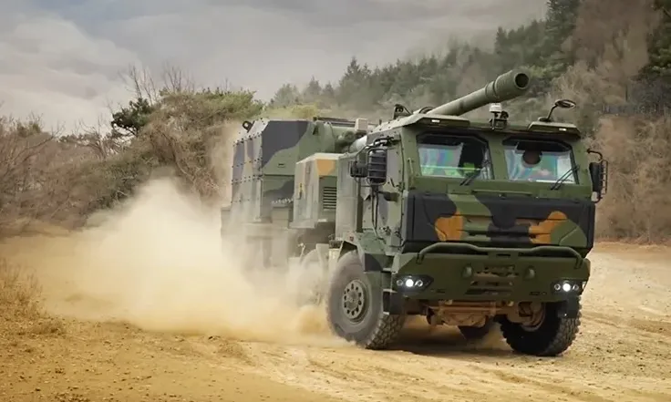 「軍傳媒」四次自研失敗之後，K9MH取代M777，美國火砲工業的產能困境