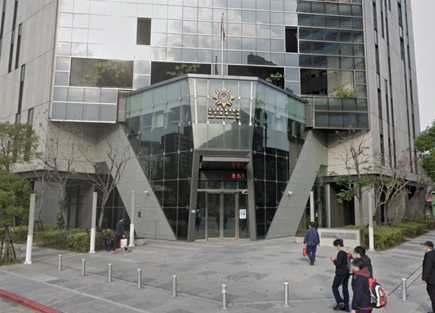 北市刑警大隊科偵隊長陳冠良涉嫌調閱民眾個資,提供給房仲的退休警官吳政祐,2人雙雙遭羈押禁見。(翻攝自Google Maps)