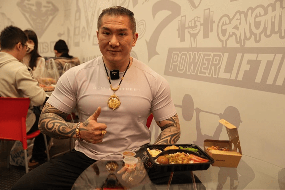 館長便當副業宣布收攤不到半天,又改口將繼續營運。(翻攝自館長臉書)