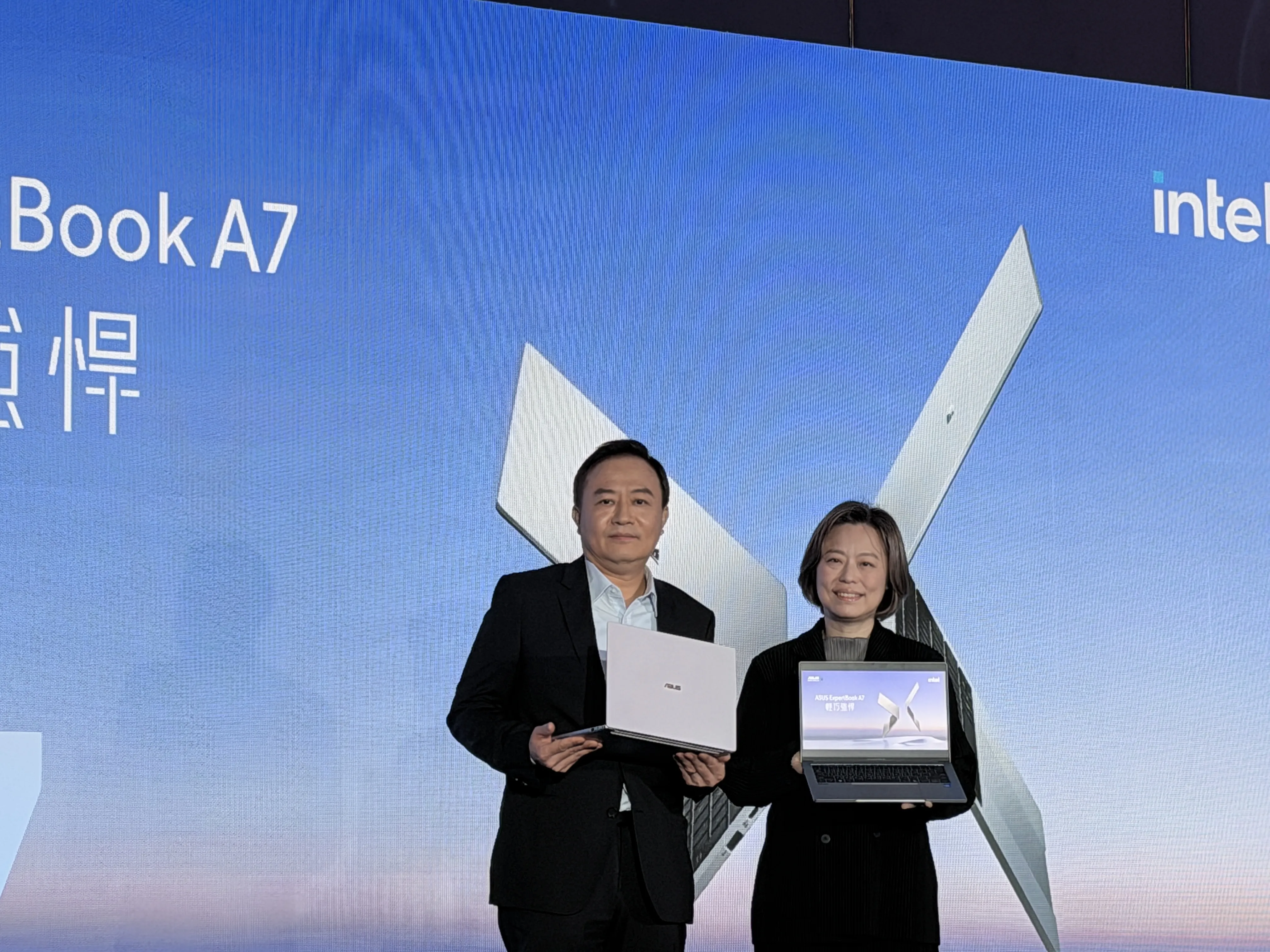 華碩說白話！新款商用筆電明年買只會更貴 輝達RTX Spark 供不應求