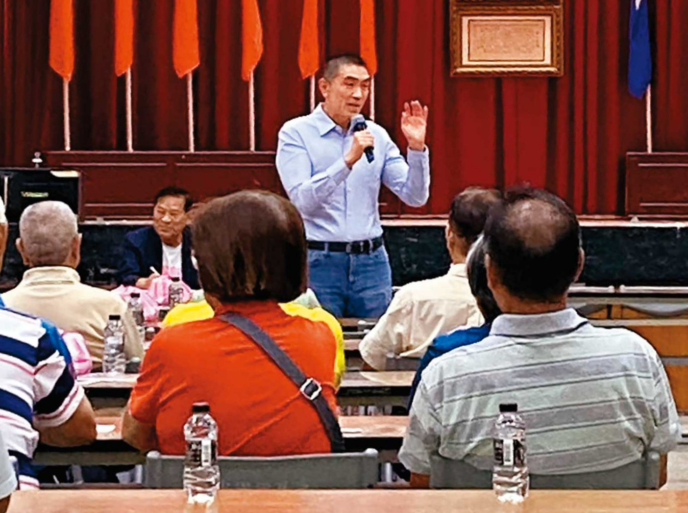 謝國樑政金不分1／基隆二信高層陪同造勢、坐鎮黨部　謝國樑登記參選現場畫面曝光