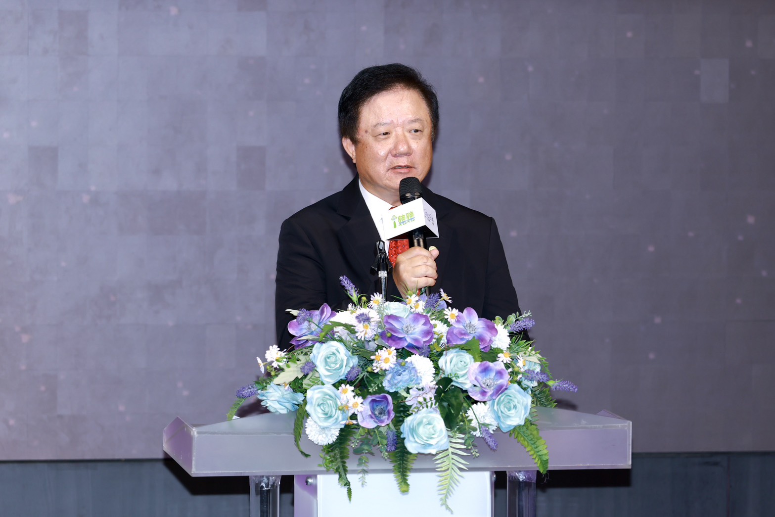 簡志誠表示,將爭取獨家代理該公司的星鏈服務,不排除爭取以合資公司方式落地台灣。
