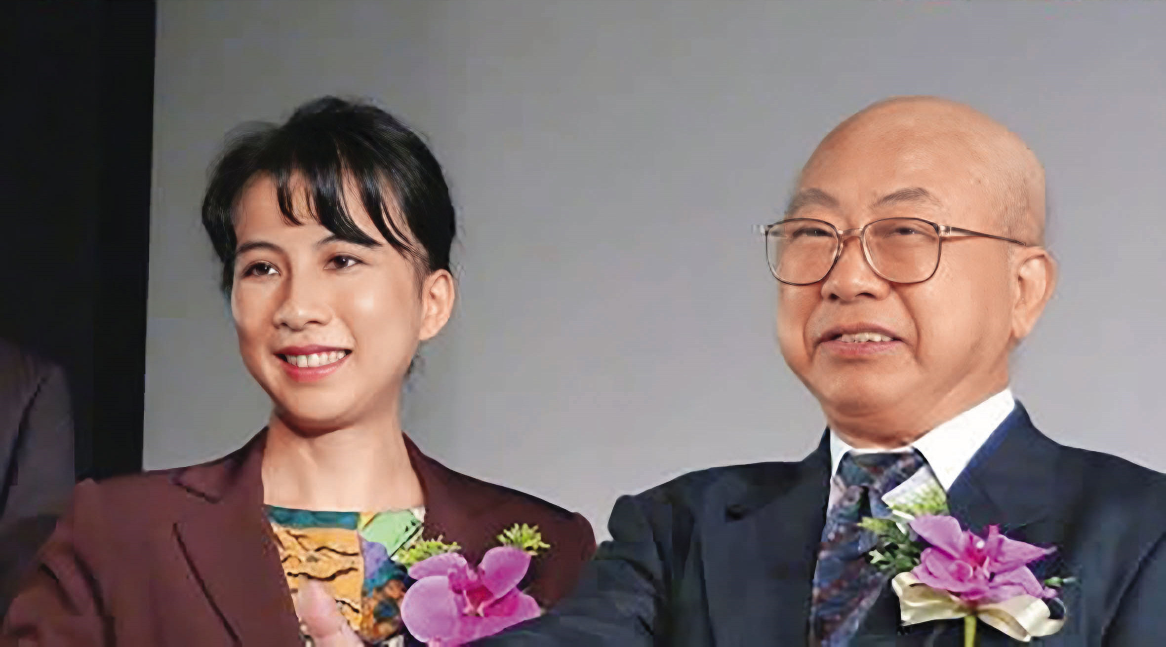 三陽機車前董座黃世惠(右)家族爆發爭產案,小女兒黃悠美(左)獲父親支持取得祖厝。(翻攝三陽工業官網)