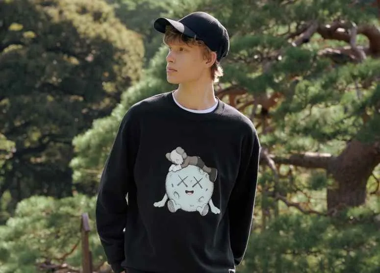UNIQLO×KAWS全新聯名！新角色「地球、月亮、太陽」登場　首推絨毛吊飾