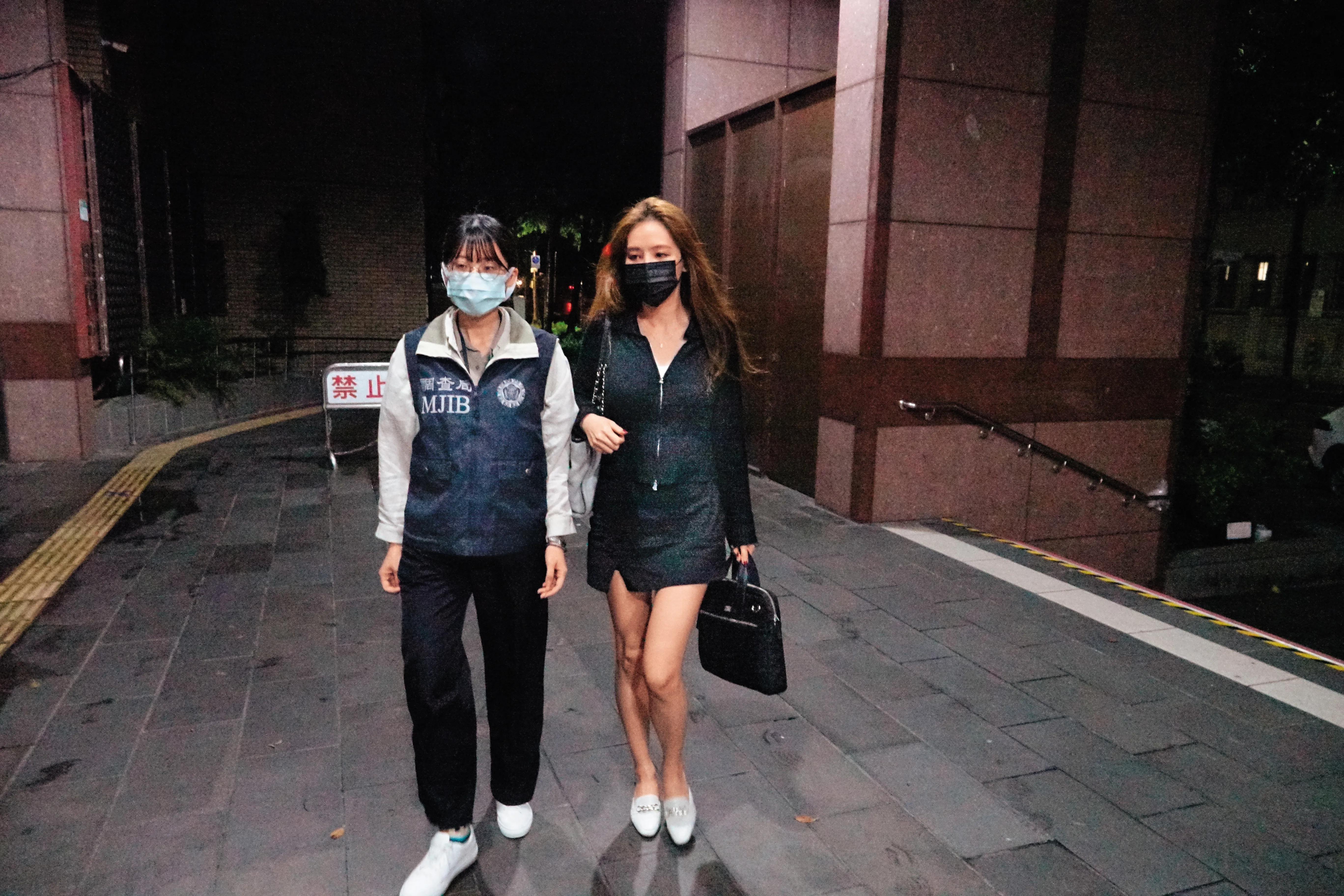 調查官濫權黑幕4／陳宗基心腹洩密應訊現場歪樓了　一雙美腿意外成焦點