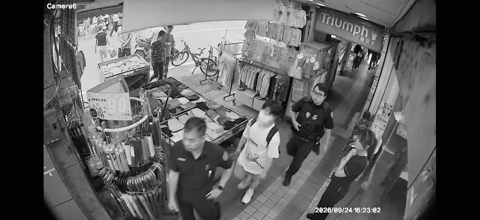 瑞芳14歲國三生持剪刀刺頸「行凶監視器曝光」　學長恢復心跳！侯友宜、謝國樑趕到醫院探視