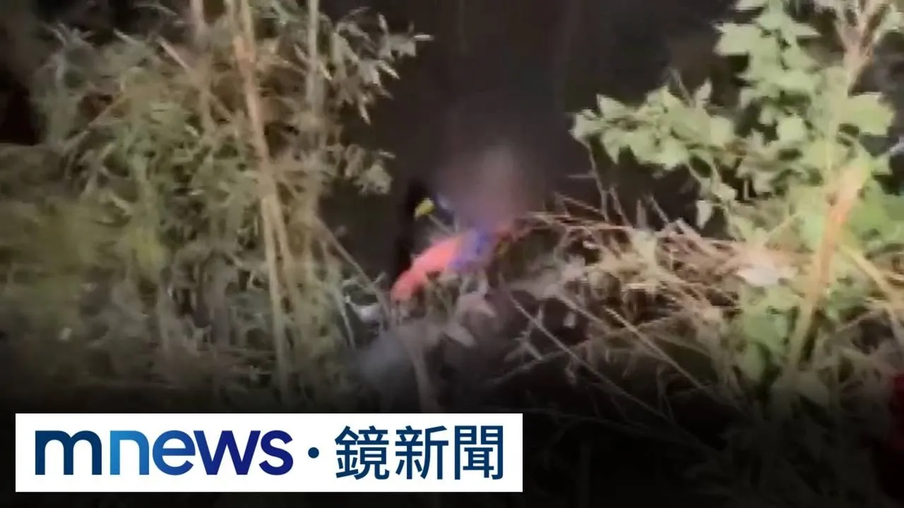 重機逆向撞轎車！　菲籍騎士墜10公尺高橋下慘死