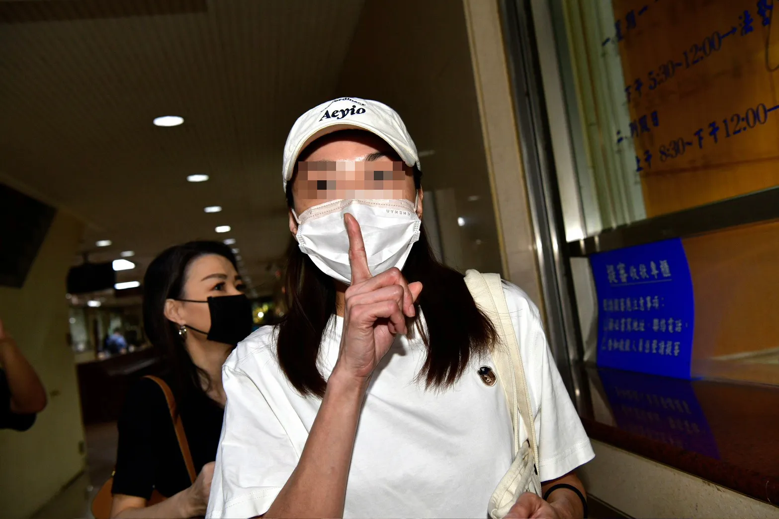 控龔益霆性侵偷拍！　江姓女藝人現身法院正面對決