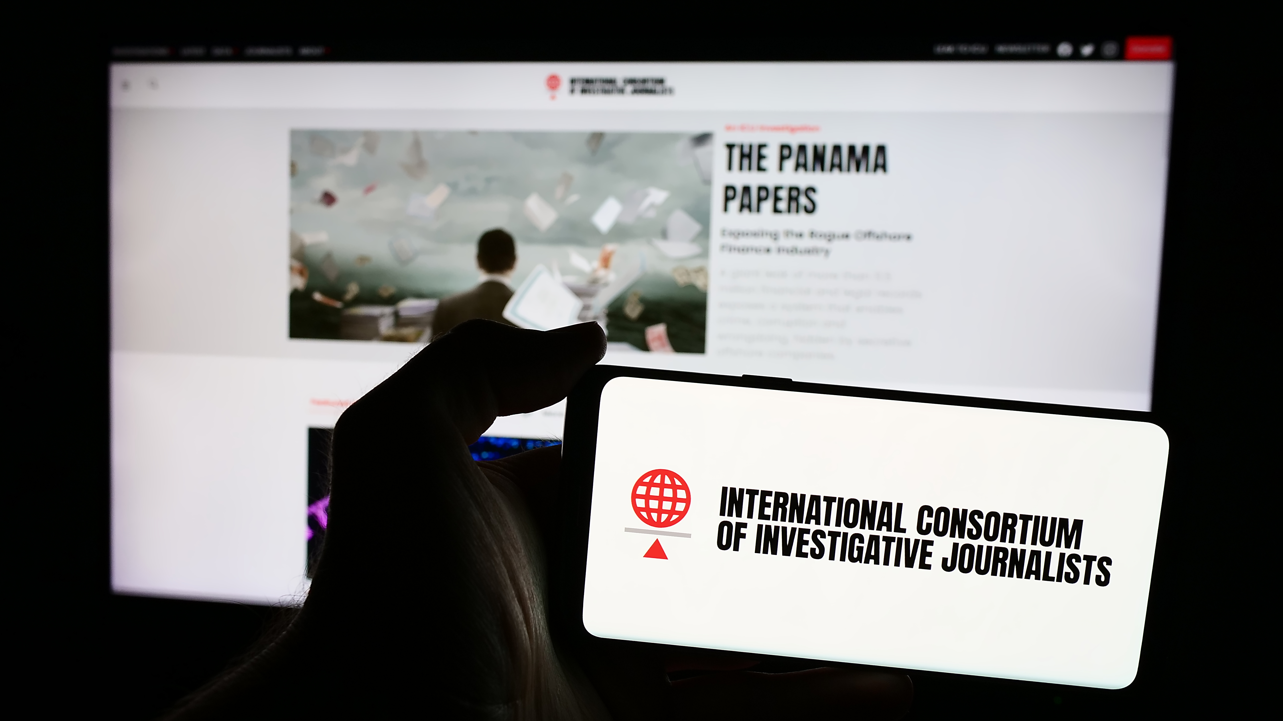 國際調查記者聯盟(ICIJ)是2016年《巴拿馬文件》(Panama Papers)全球調查報導的主要組織者。ICIJ與德國《南德意志報》及全球100多家媒體合作,動員超過370名記者,共同分析1,150萬份外洩文件,揭露全球境外金融與祕密公司的運作網絡。(路透社)