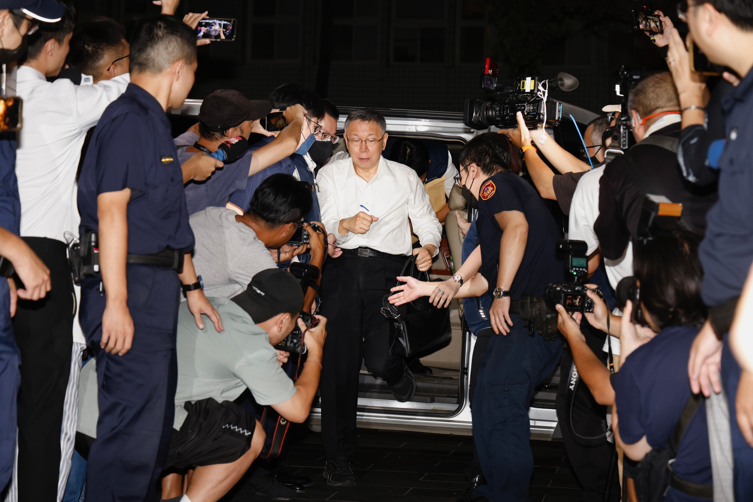 本刊掌握,柯文哲有700萬元左右涉及財產來源不明。