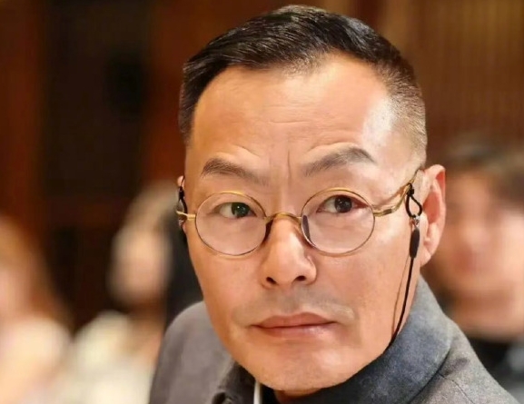 55歲演員王新昉「驚傳陳屍租屋處」。(翻攝自微博)