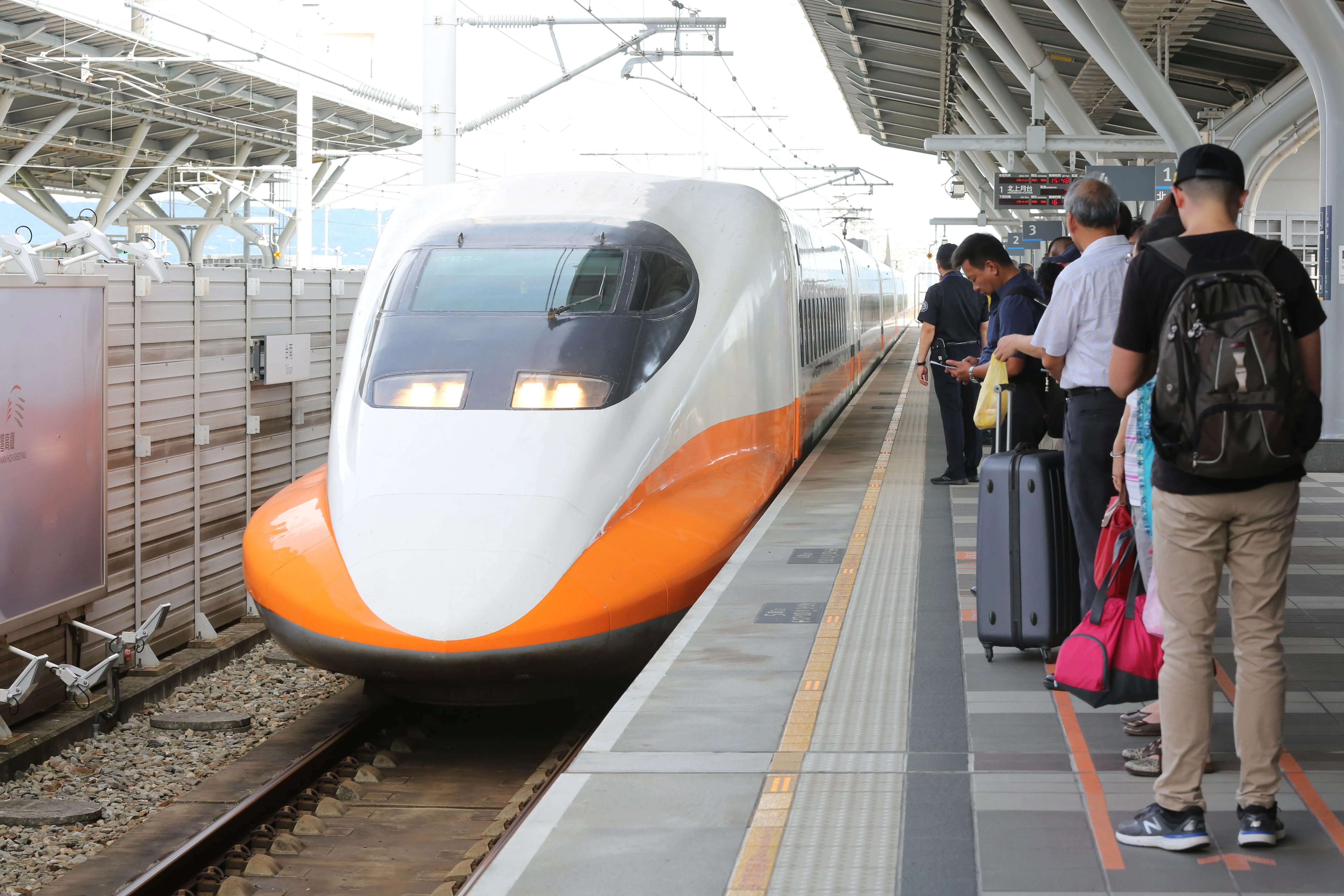 好奇無線電技術！男大生入侵高鐵系統害列車急煞　遭起訴求刑2年