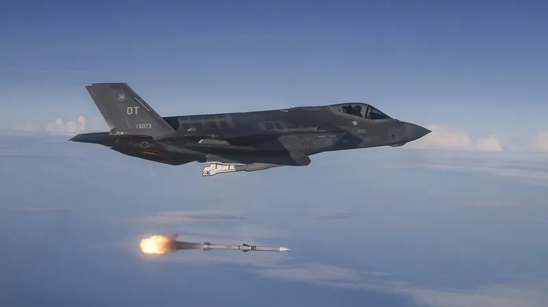 「軍傳媒」AIM-260與AGM-158 FLEX，藏著美國彈藥消耗戰的答案