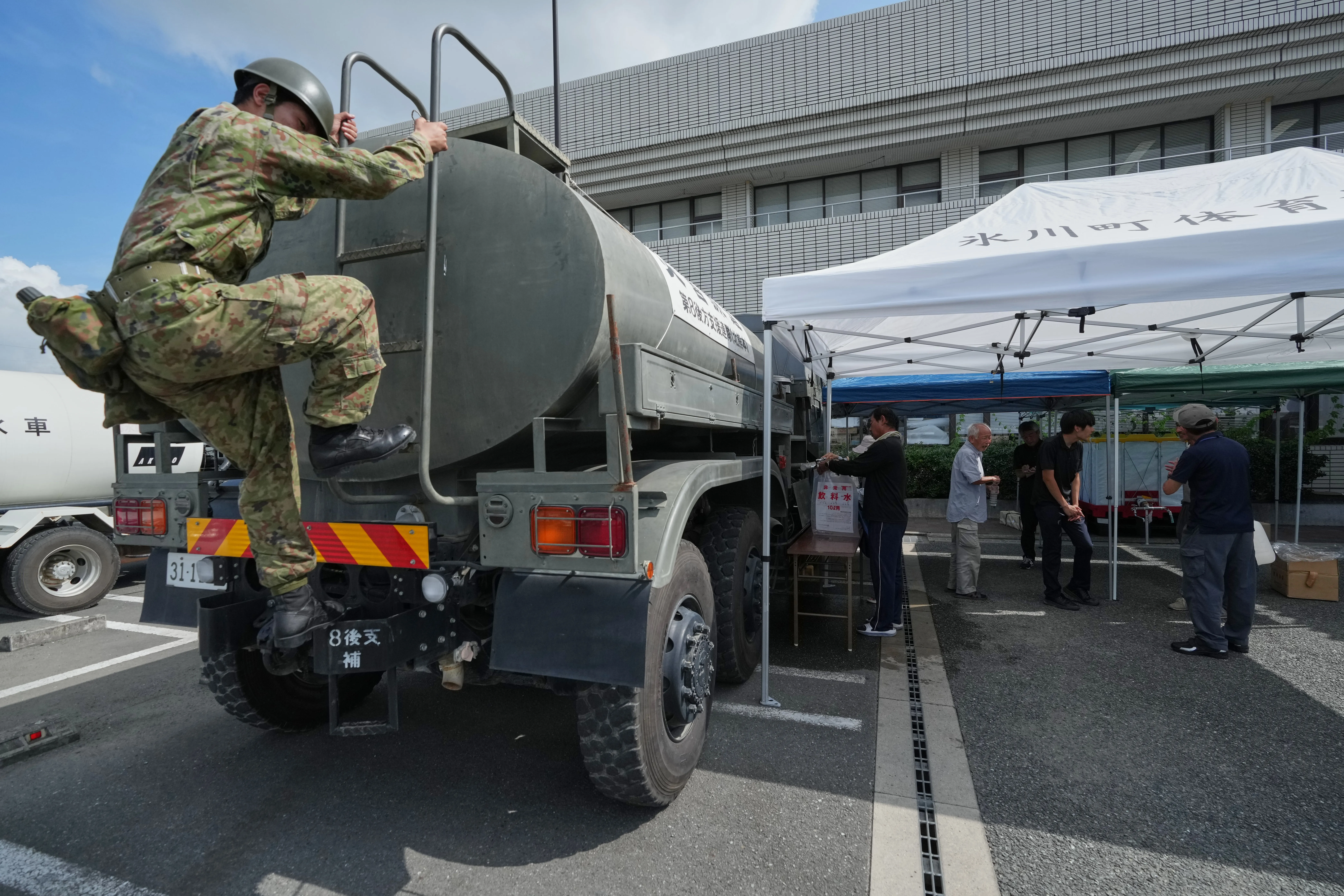 熊本強震36死　永旺商場內部最新影像曝3／熊本災區恢復供水難！　當地醫院手術全面停擺