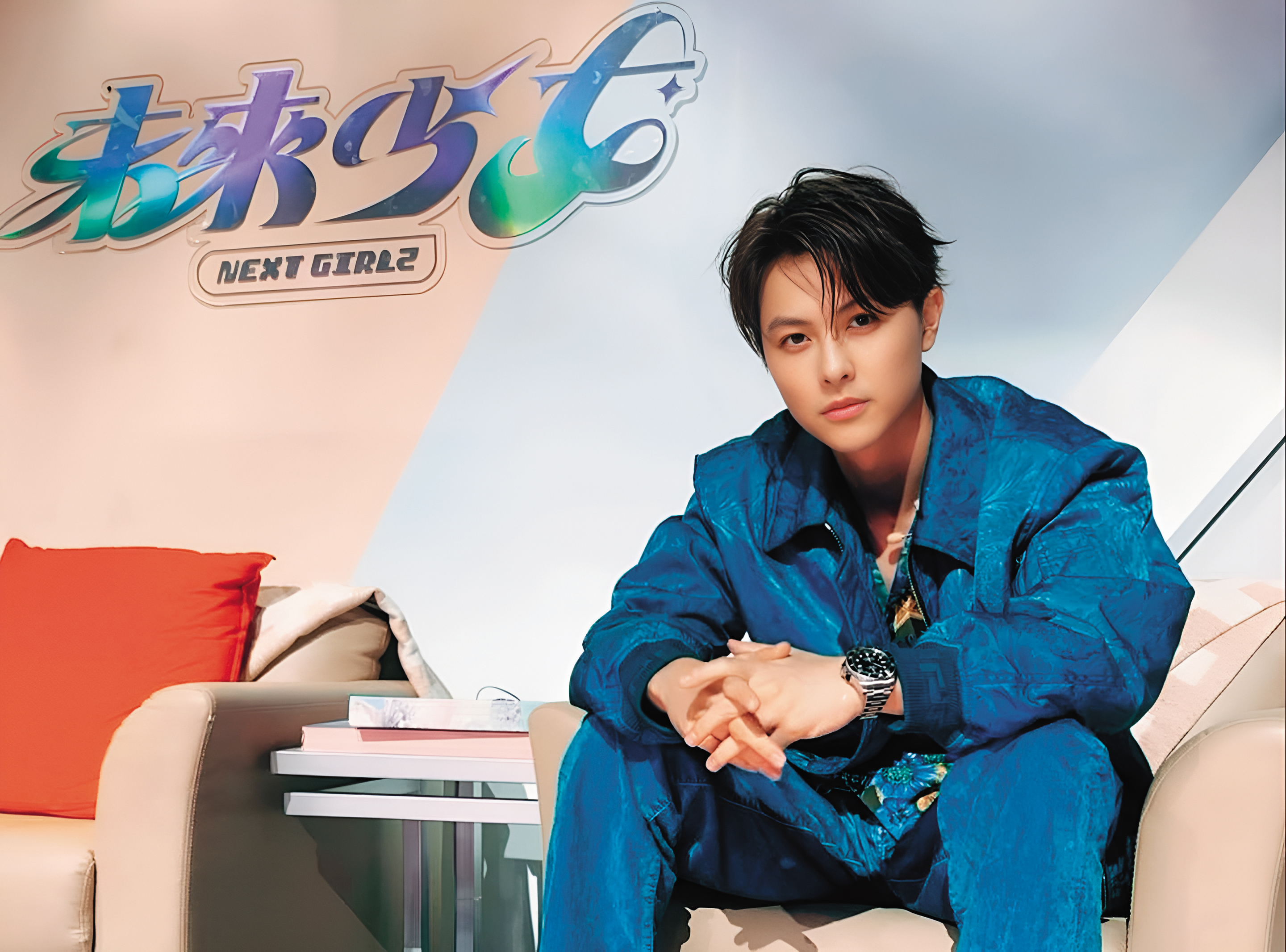 王子在選秀節目《未來少女》擔任導師,他不僅在演藝事業上有所表現,連副業也經營得有聲有色。(翻攝自王子IG)