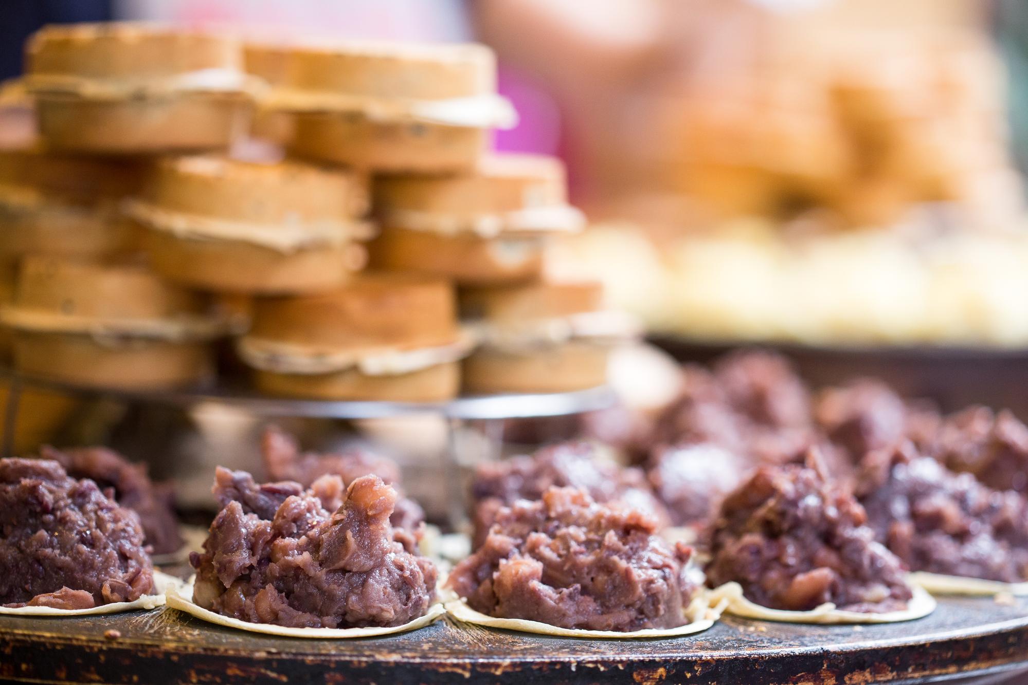 有網友發文稱辦公室為了紅豆餅是否中國用語而發生爭執,引發眾人議論。(示意圖,本刊資料照)