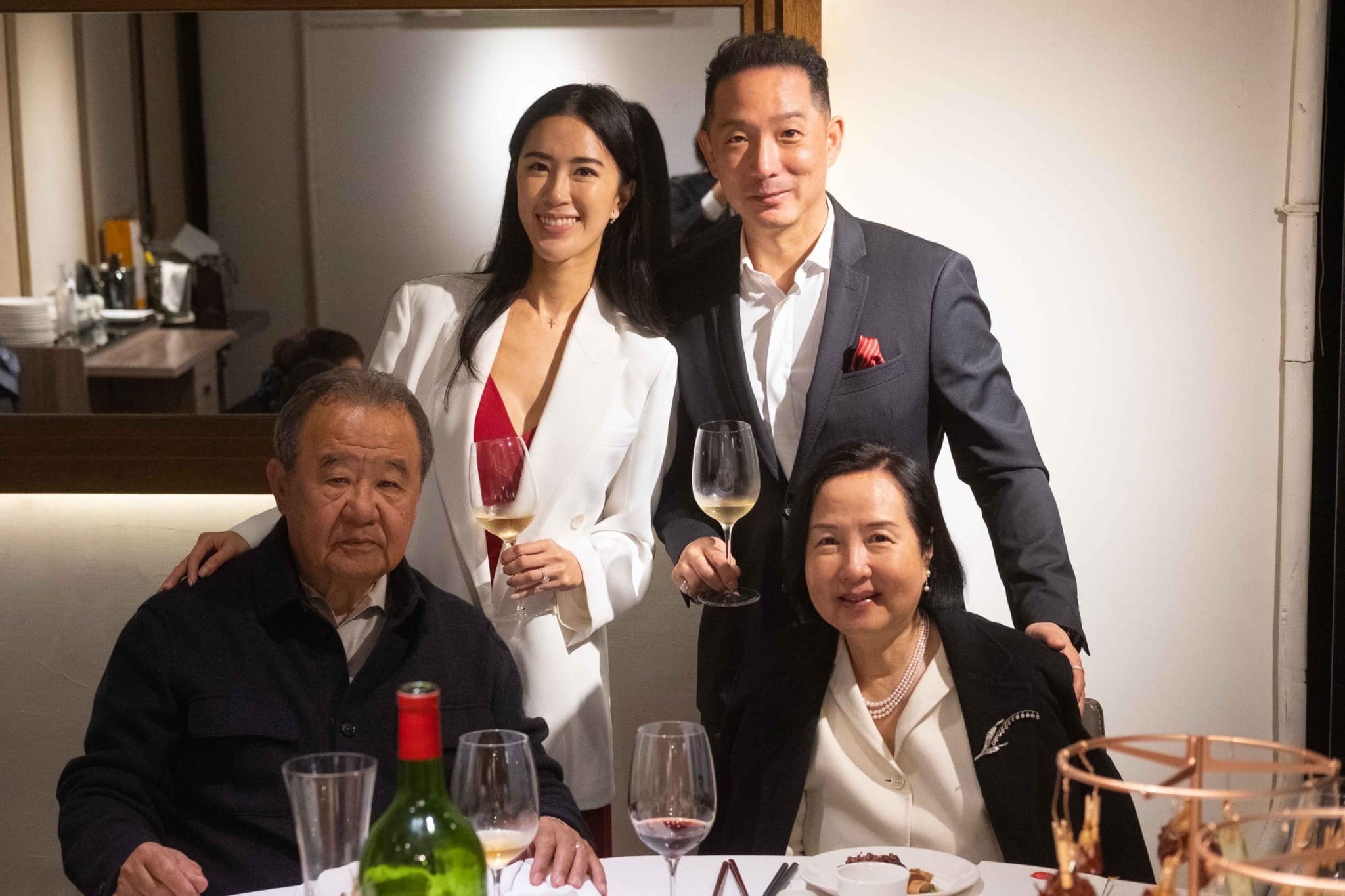 兩年前,徐莉玲與林伯實結婚30周年紀念合影。(翻攝網路)
