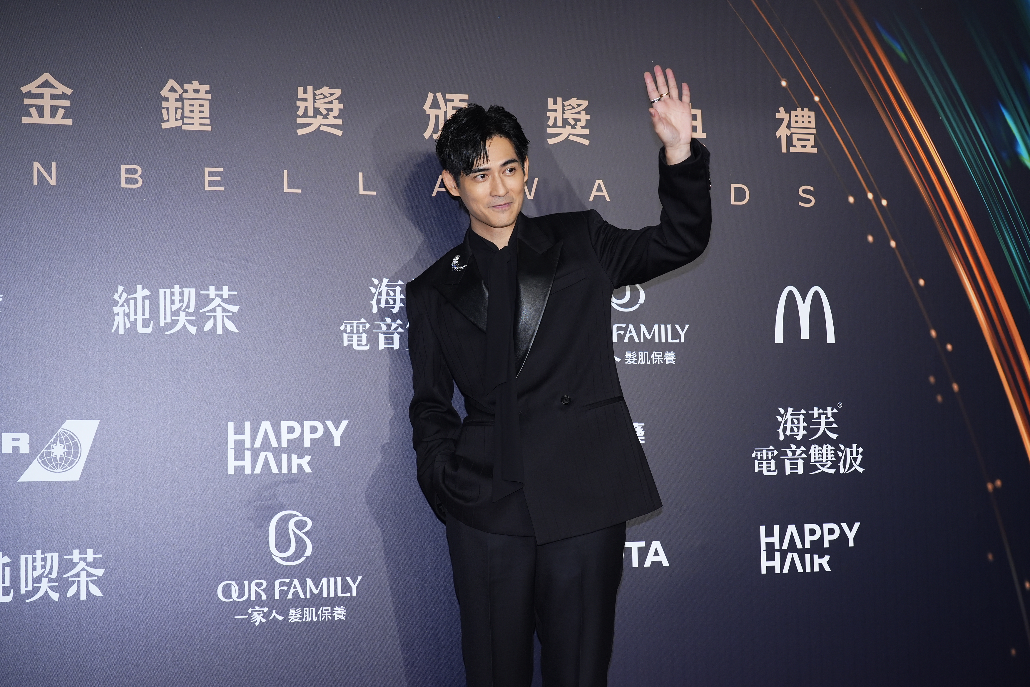 周渝民以《我們與惡的距離II》角逐金鐘戲劇節目男主角獎,最終仍以1票之差惜敗。