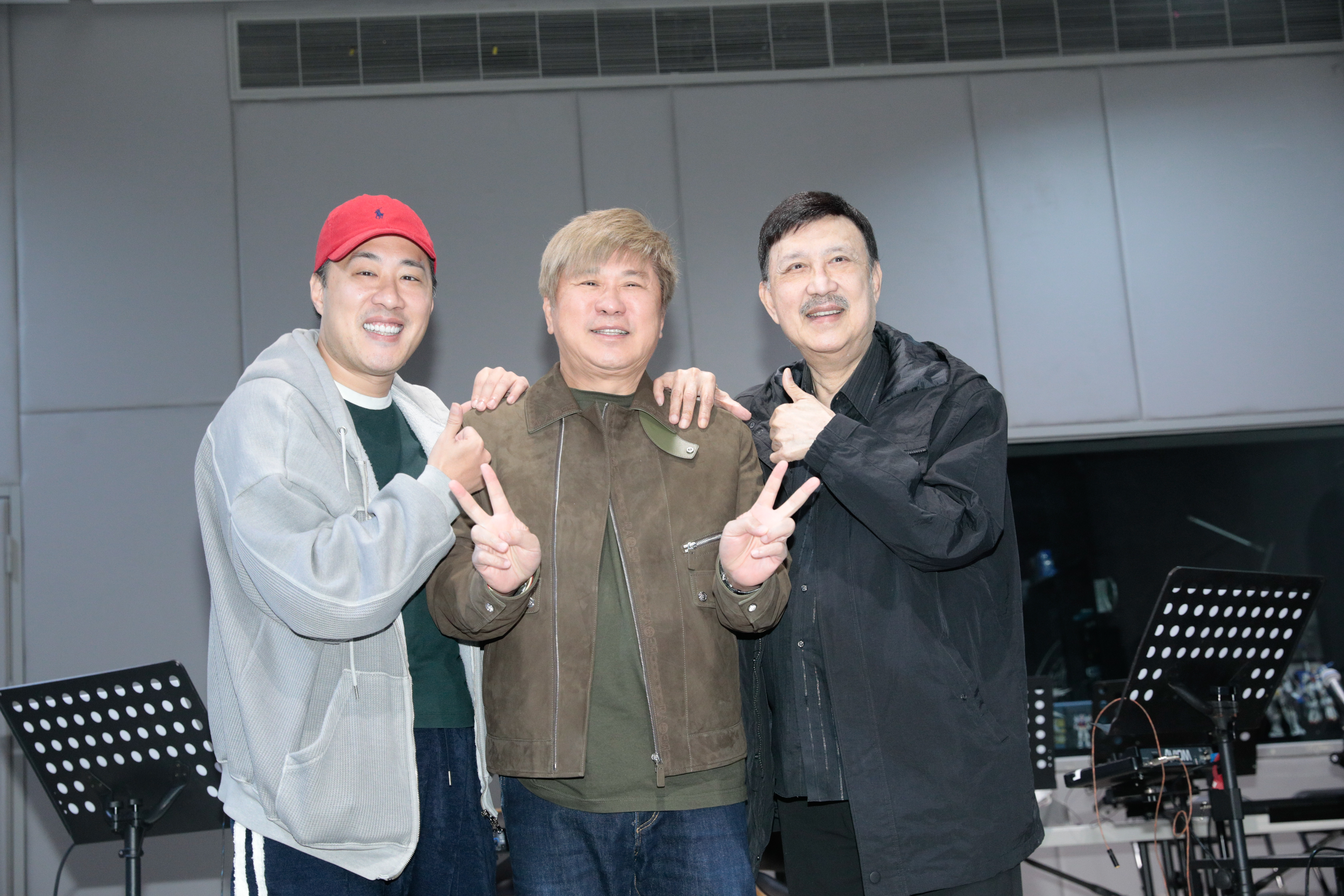 胡瓜、余天以及余祥銓父子為《鑽石舞台之夜》演唱會彩排。