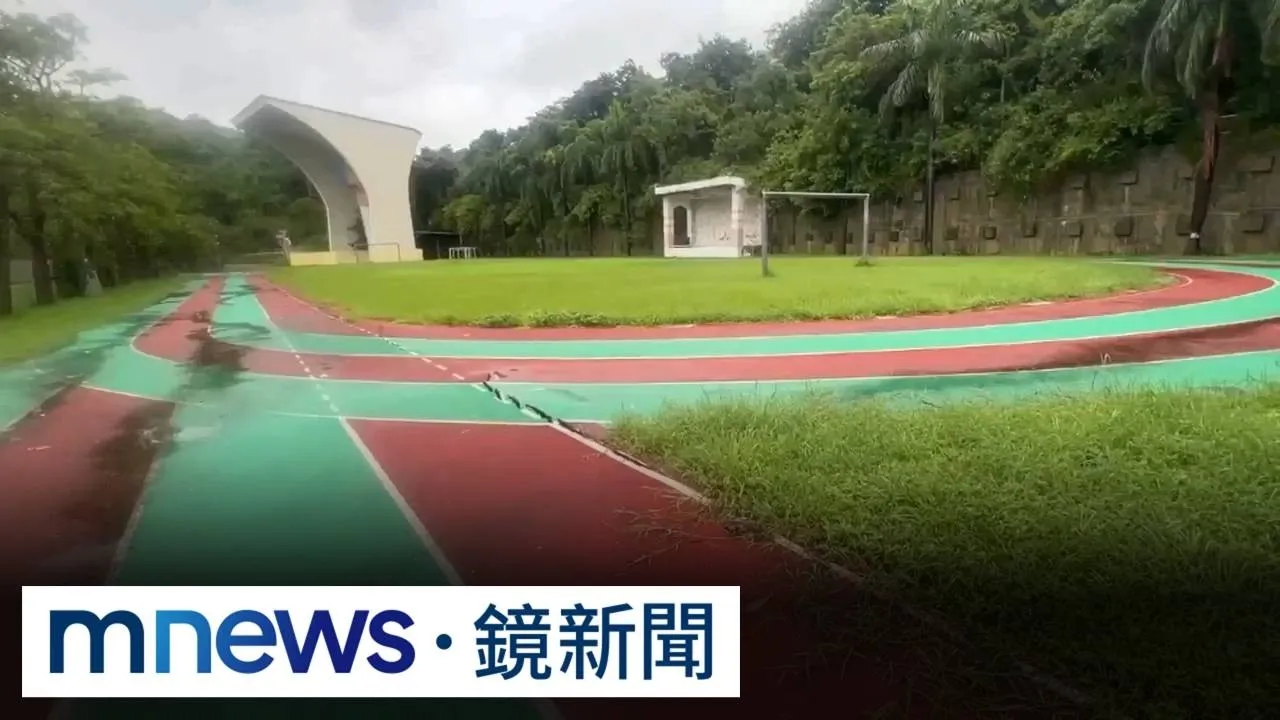 小港區松富街擋土牆二度坍方　住戶聽到巨響嚇壞