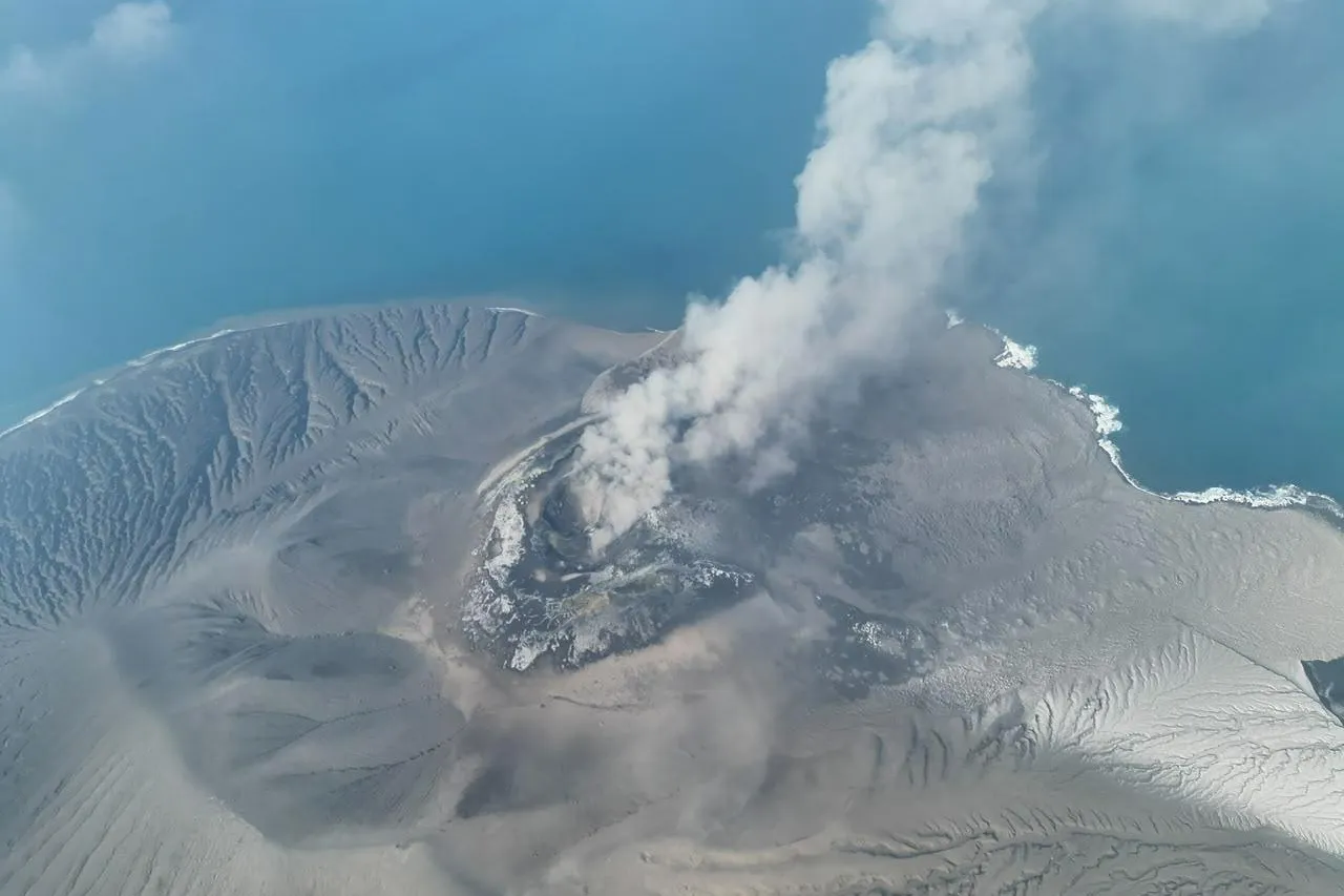 印尼火山爆發上千航班受阻　觀光署：暫無台灣旅行團受影響