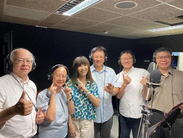 文大多位院長錄製明天會更好MV祝福全台教師。(文大提供)