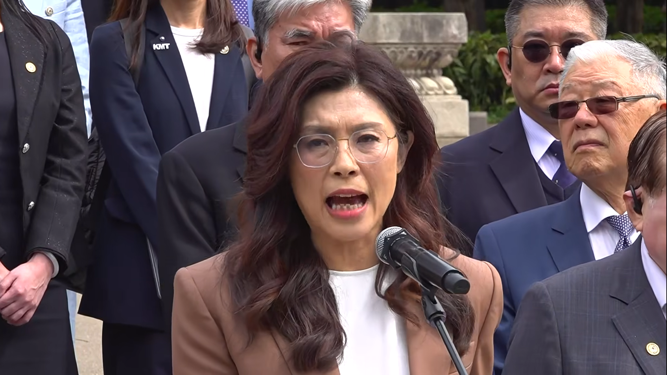 鄭麗文哽咽憶「蔣渭水抗日追悼國父」情操　邱毅盛讚二次破冰