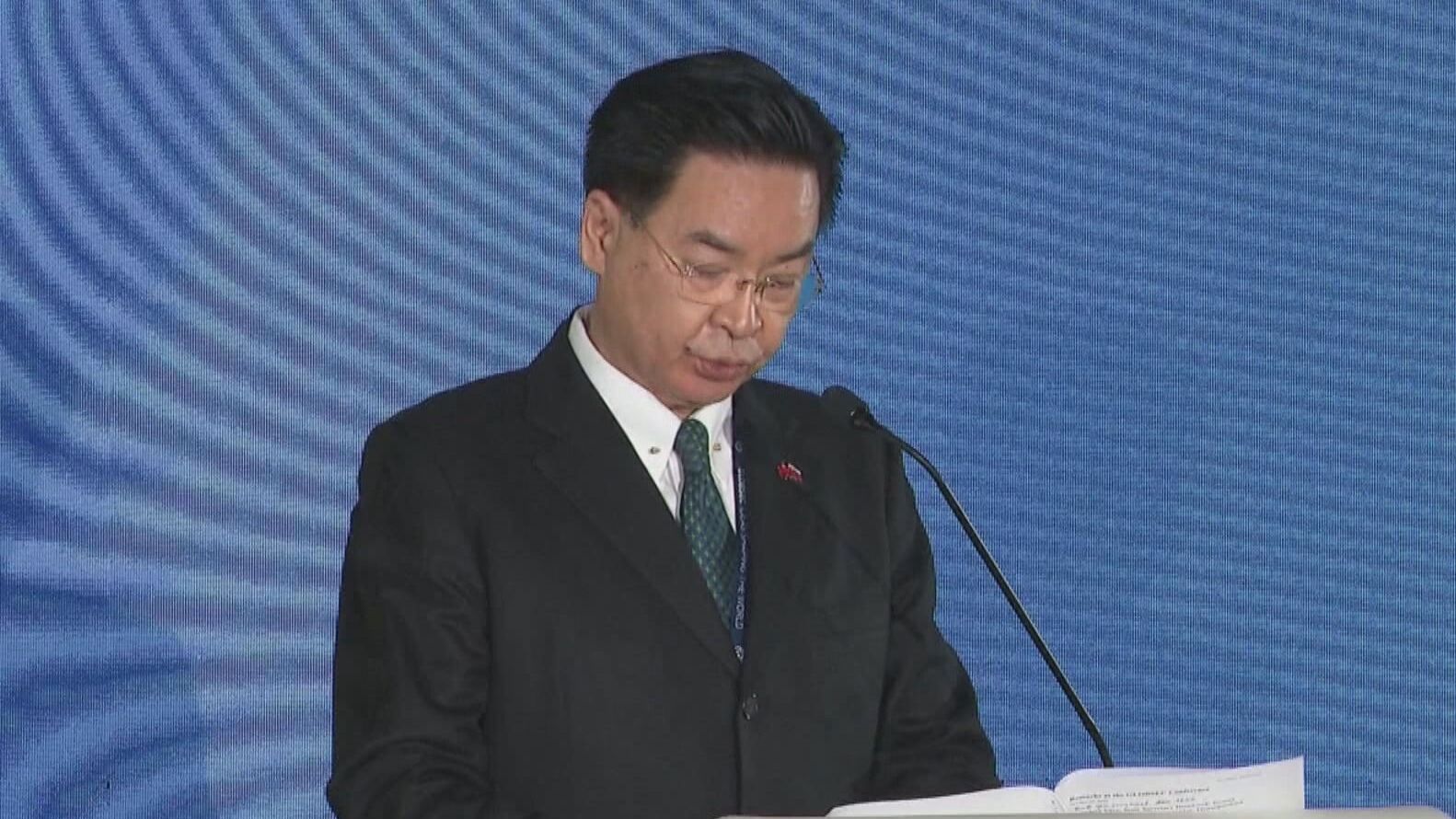 外交部長吳釗燮接受澳洲媒體專訪,提到中國對台動武的可能性始終存在。(路透社)