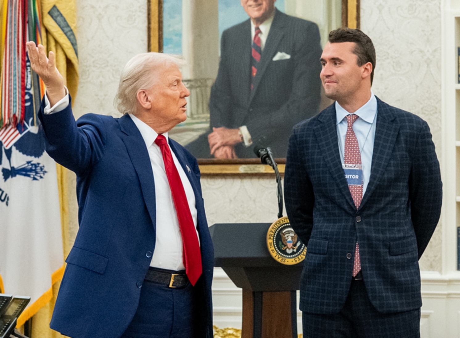 美國保守派政治評論員、川普盟友查理柯克,今日在校園進行辯論時遭槍擊。(翻攝自X@WhiteHouse)