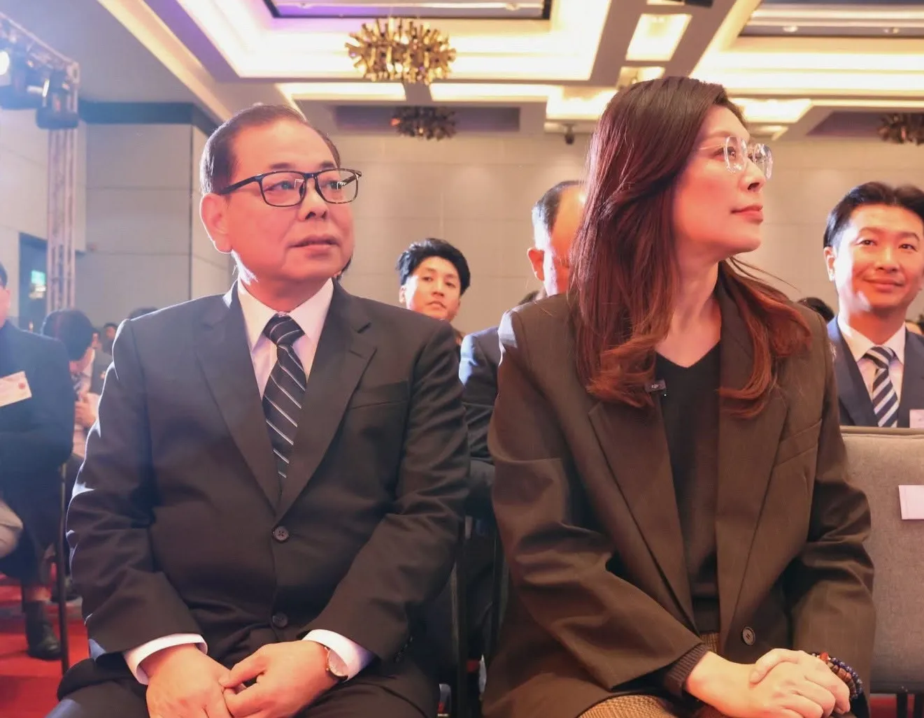 初選落敗「缺席中常會」鄭麗文急喊話：國民黨不會忘記你　陳見賢一句話冷回