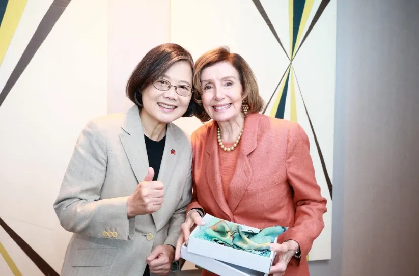 蔡英文赴美演講「見好朋友還報告行程」　網秒變亞洲家長：吃飯了嗎？看到人有沒有叫？