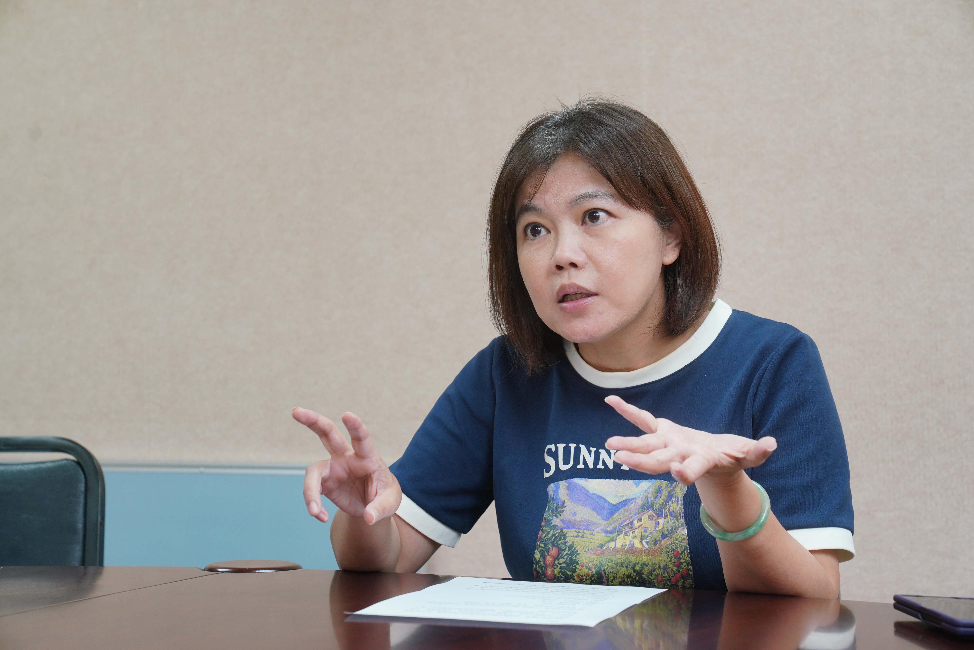 北市議員游淑慧質疑海砂屋停止使用與展延制度存在矛盾,她呼籲以建築結構安全為判斷標準。