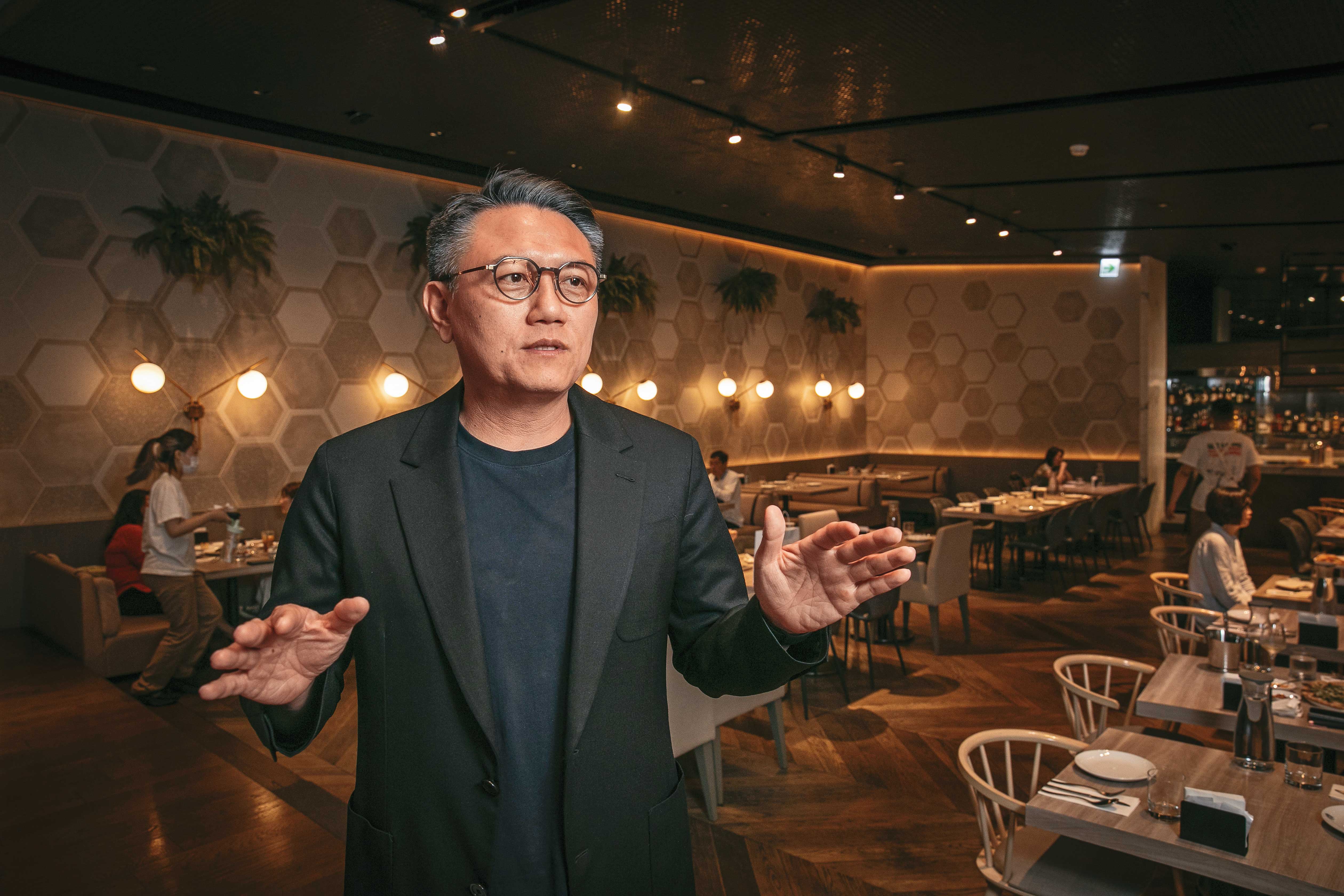 開展餐飲董事長邱泰翰對本刊分享海內外擴張計畫與營收願景。